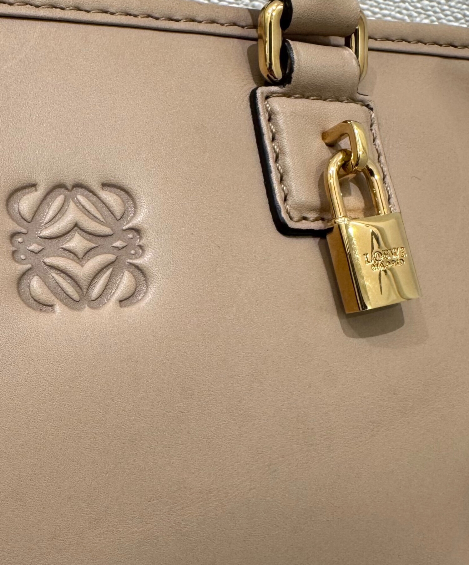 中古・古着通販】LOEWE (ロエベ) アマソナ23/ハンドバッグ ベージュ 