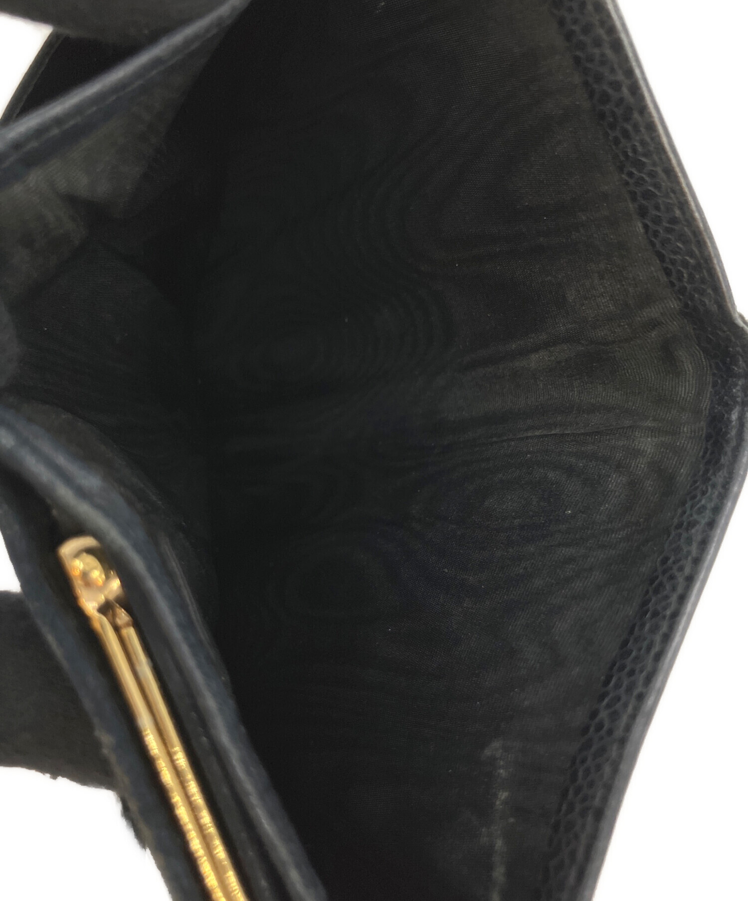 中古・古着通販】CHANEL (シャネル) キャビアスキン 2つ折り財布