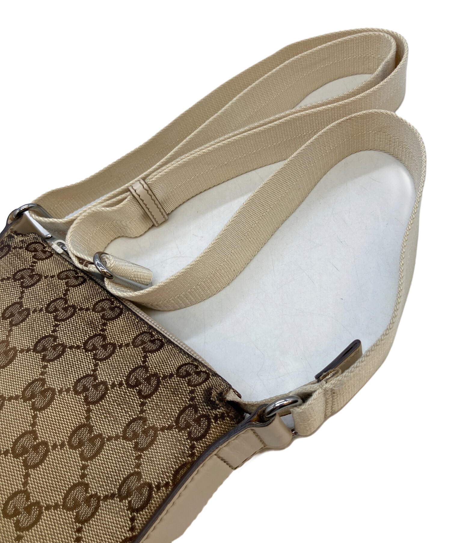 GUCCI ショルダーバッグ 中古・古着通販】GUCCI (グッチ) キャンバスショルダーバッグ