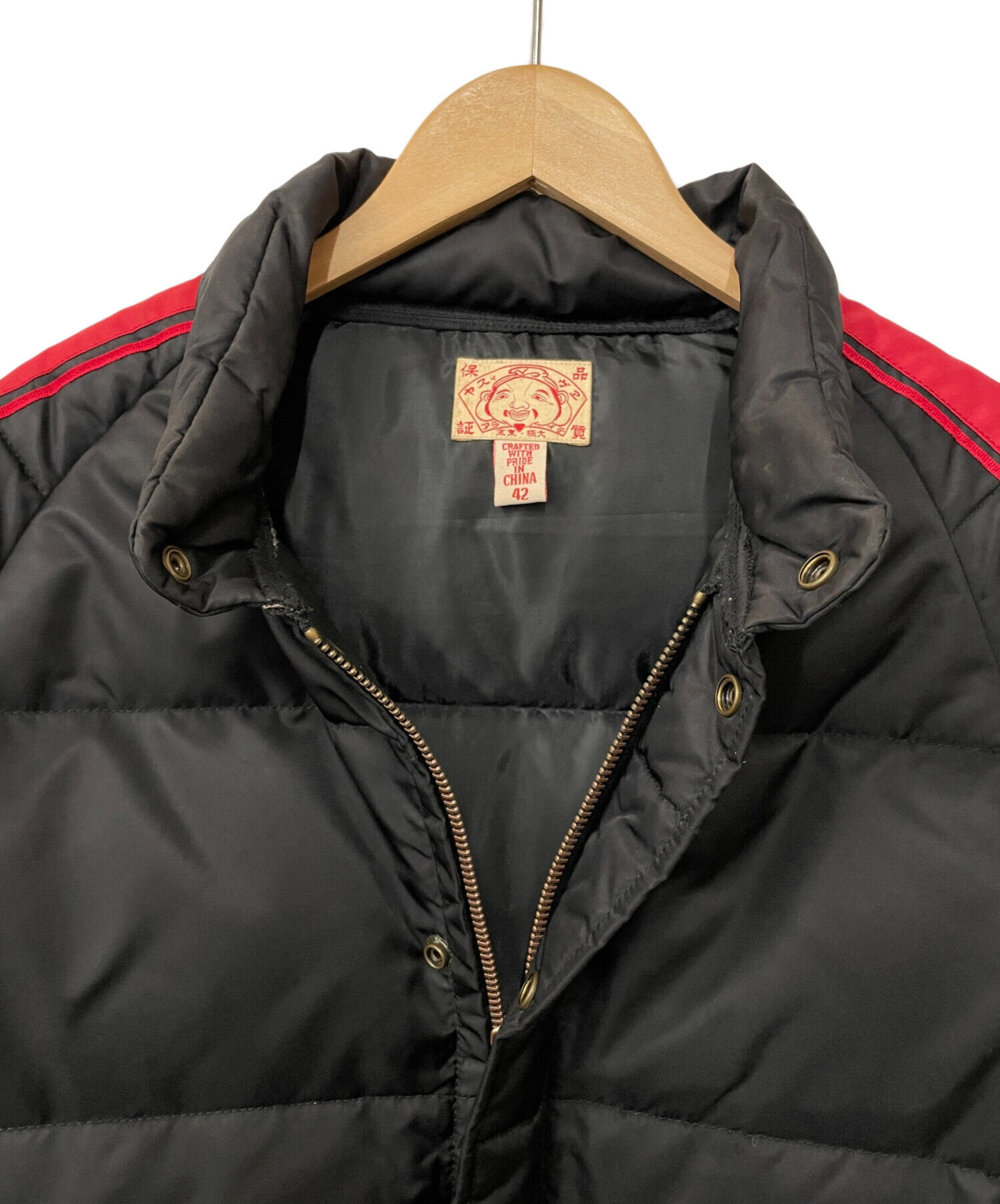 中古・古着通販】EVISU (エビス) ダウンジャケット ブラック×レッド