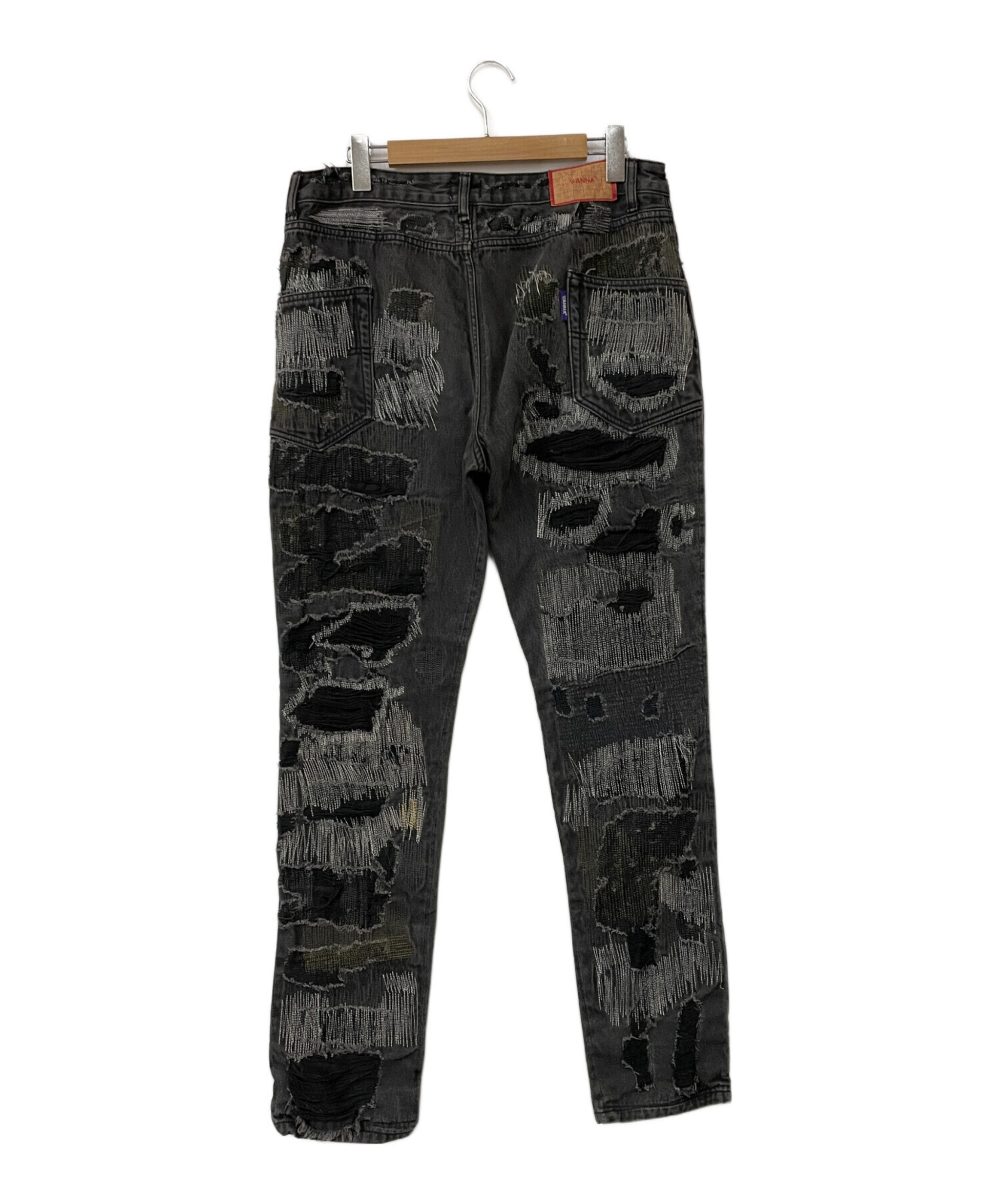 中古・古着通販】WANNA (ワナ) ダメージ加工デニムパンツ ブラック