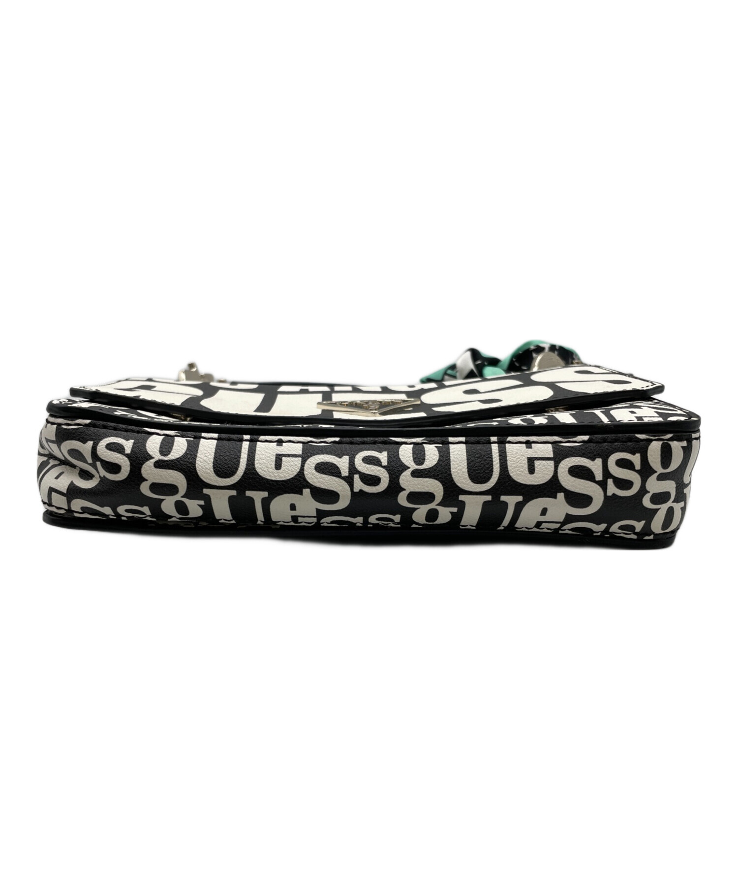 GUESS ゲス/ショルダーバッグ/Sランク/79【中古】 中古・古着通販】GUESS (ゲス) ショルダーバッグ｜ブランド・古着通販