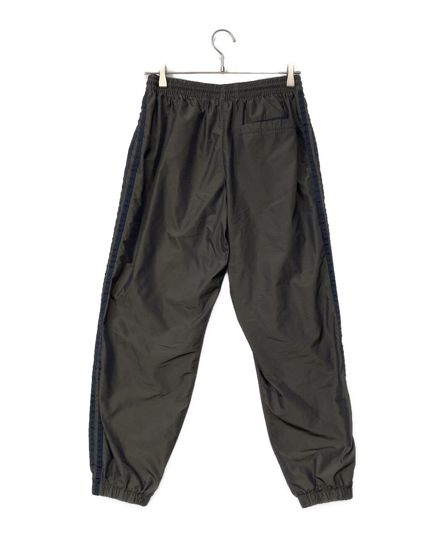 中古・古着通販】adidas (アディダス) ナイロンパンツ カーキ サイズ