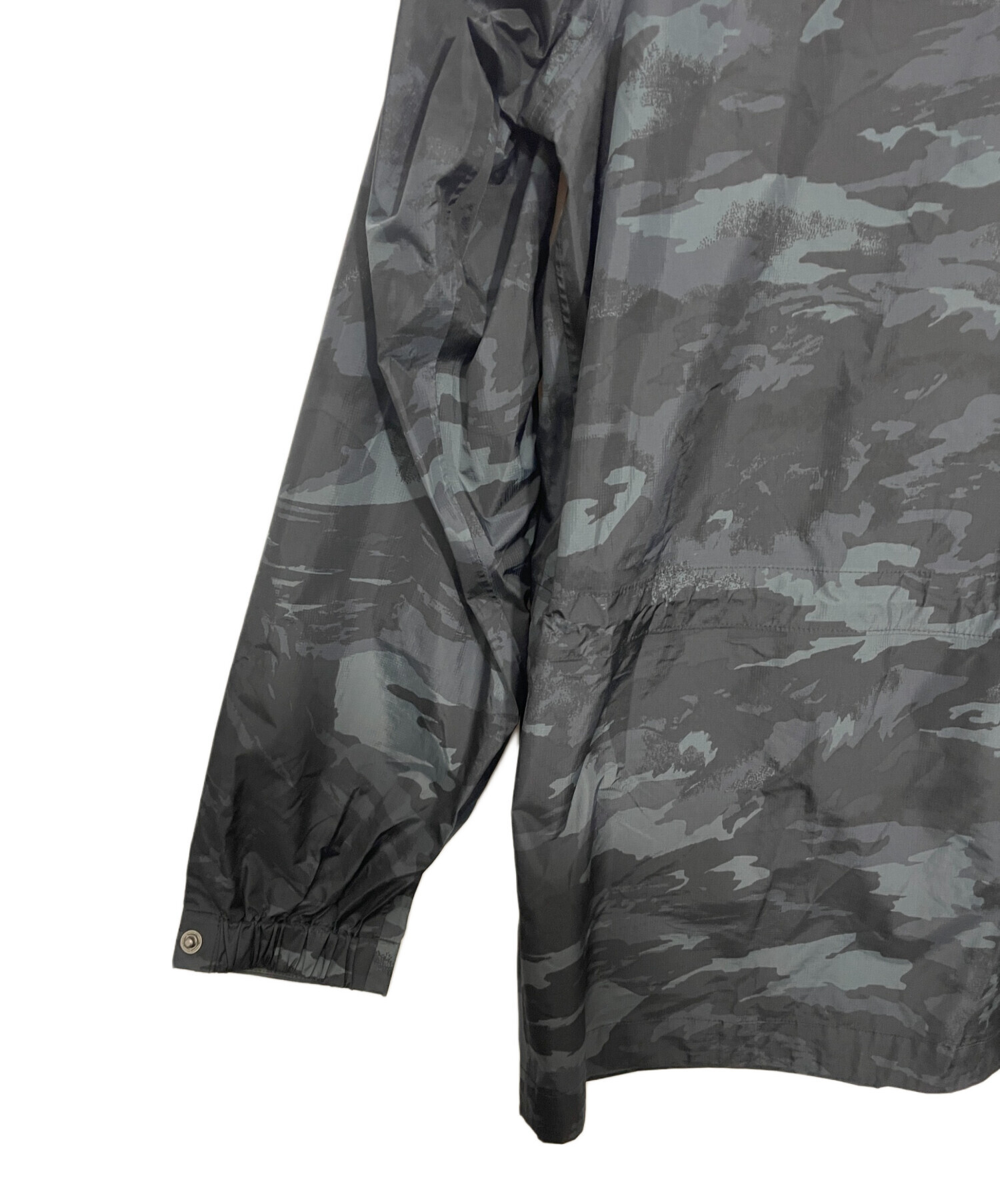 中古・古着通販】Patagonia (パタゴニア) マウンテンパーカー グレー 中古・古着通販】Patagonia (パタゴニア) マウンテンパーカー グレー