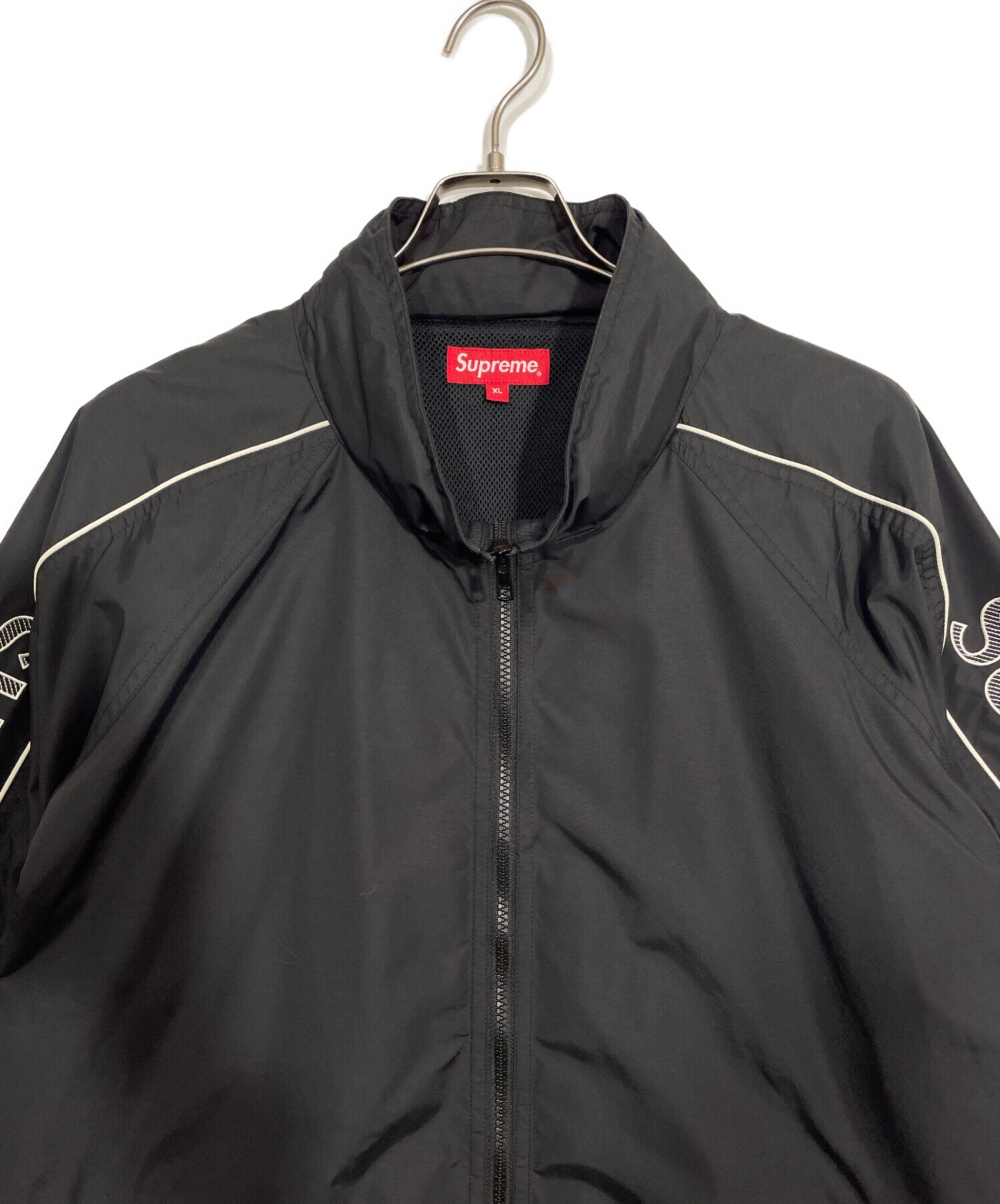 Supreme ウィンドブレーカー L ブラック 中古・古着通販】SUPREME (シュプリーム) ストライプロゴウインド