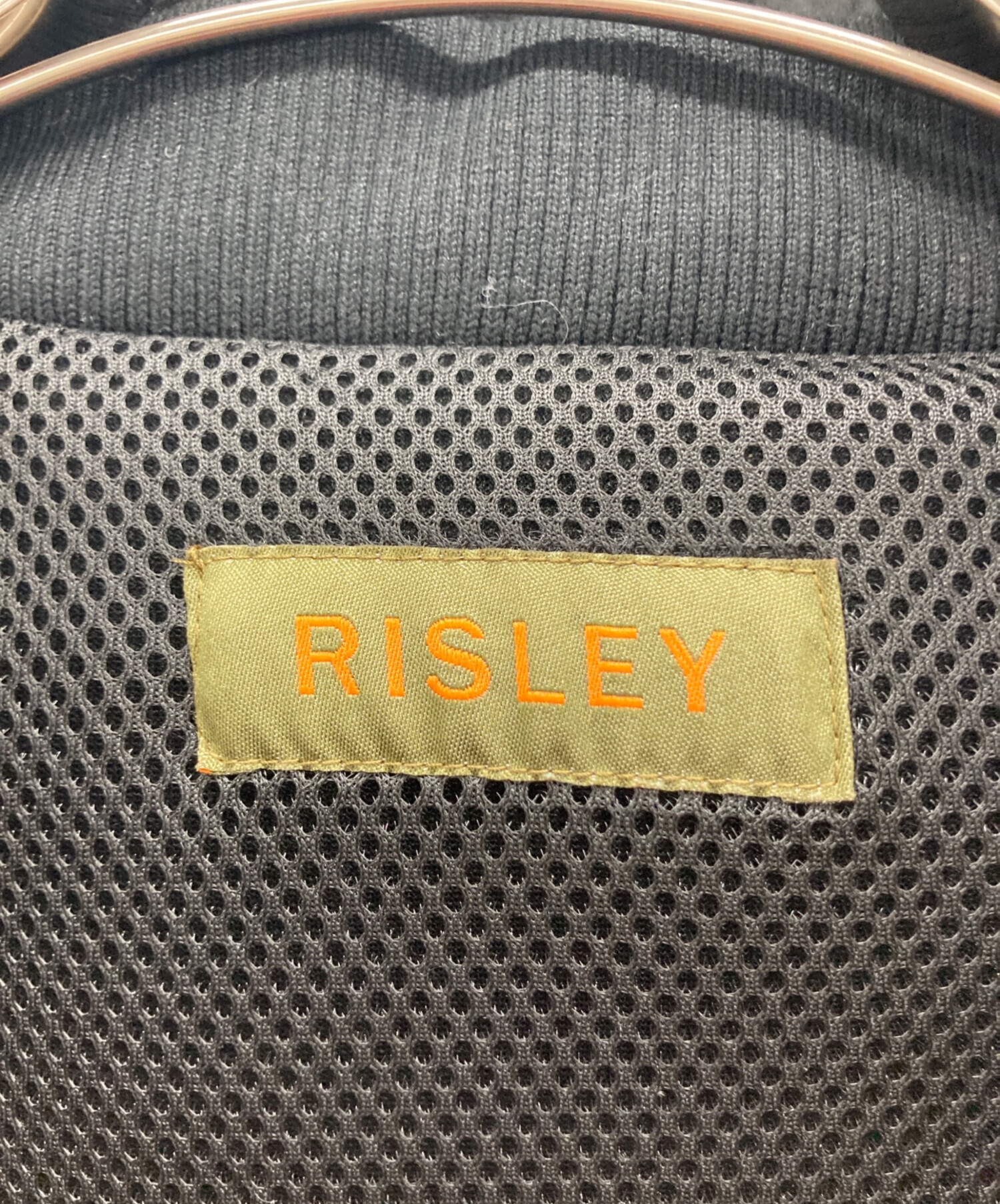 リズレー　　RISLEY ダウンジャケット　ブラック　　38 Risley（リズレー）の「Risley(リズレー) シームレスショートフード