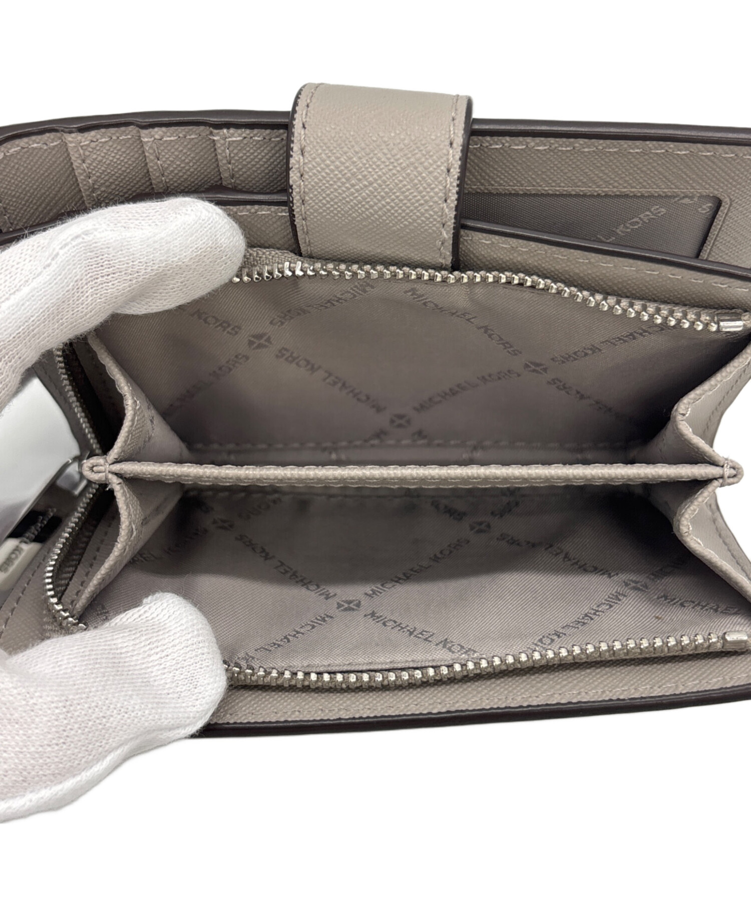 中古・古着通販】MICHAEL KORS (マイケル・コース) 2つ折り財布 グレー