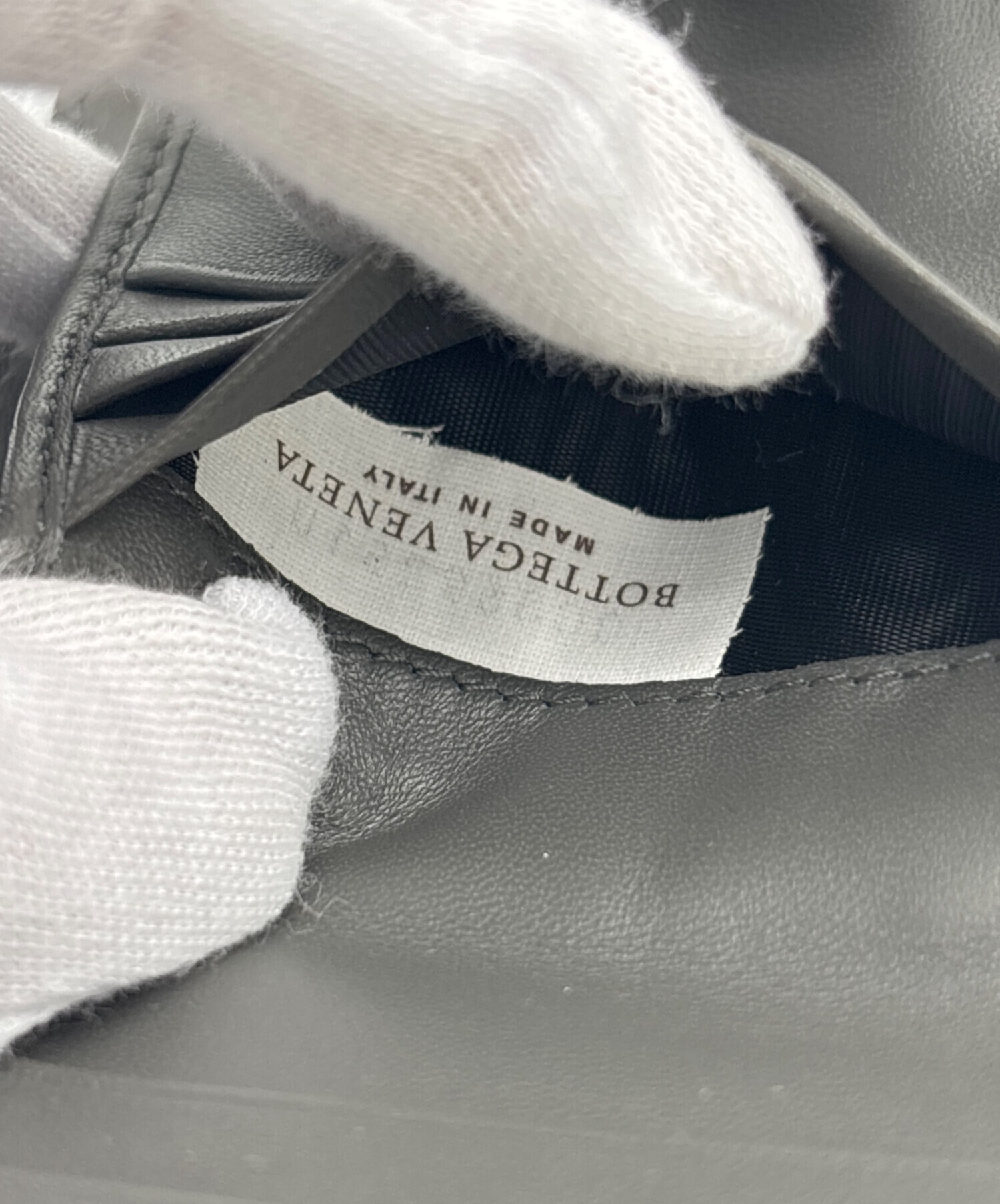 中古・古着通販】BOTTEGA VENETA (ボッテガベネタ) 2つ折り財布 グレー