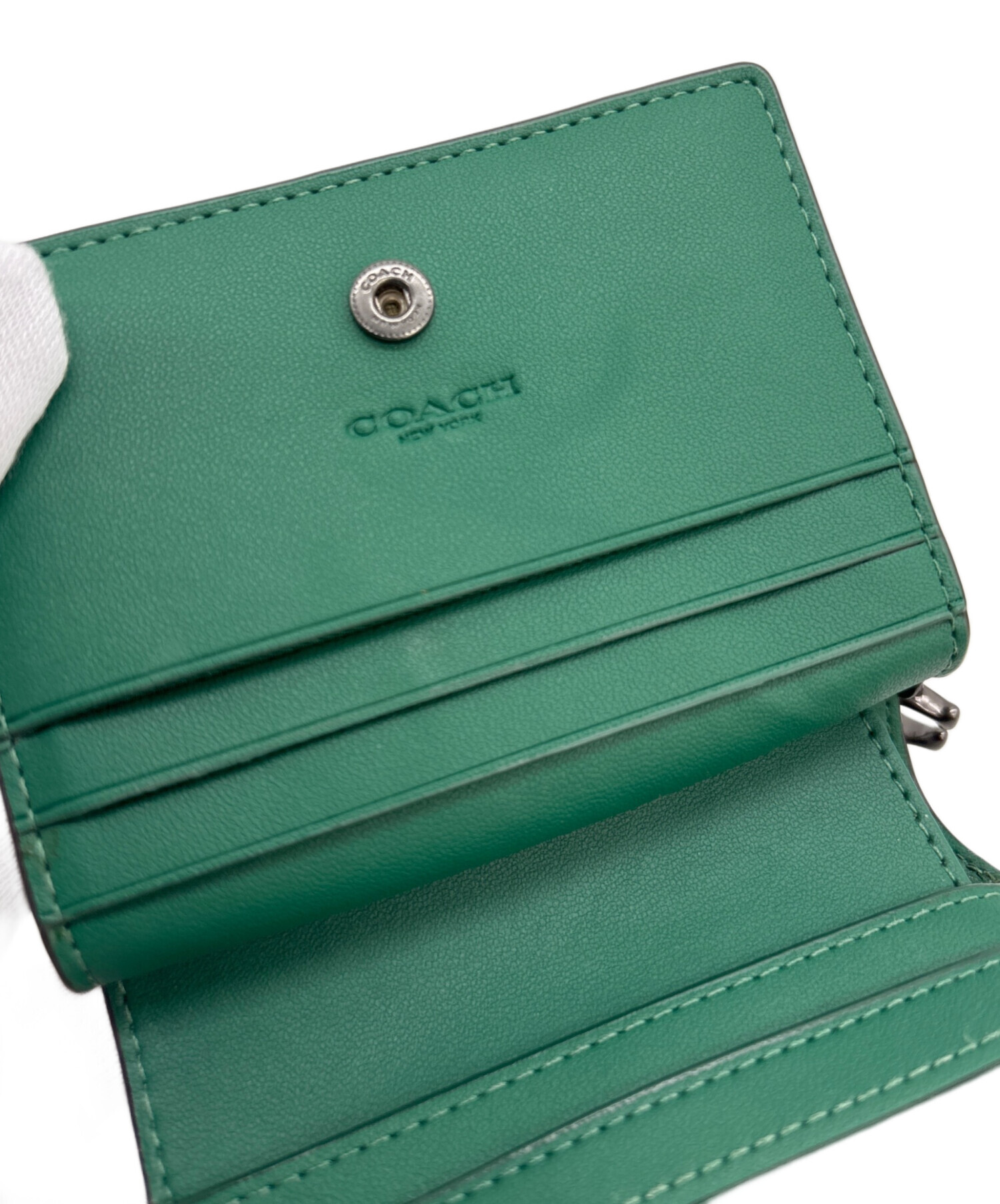 COACH コーチ　折り財布　シグネチャー　グリーン　緑色　二つ折り財布 中古・古着通販】COACH (コーチ) 2つ折り財布 グリーン｜ブランド