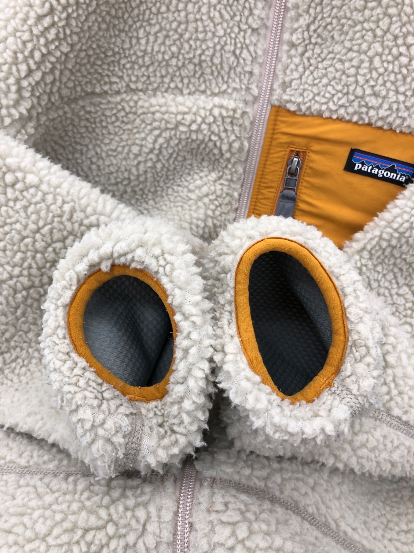 中古・古着通販】Patagonia (パタゴニア) Classic Retro-X ベージュ 中古・古着通販】Patagonia (パタゴニア) Classic Retro-X ベージュ