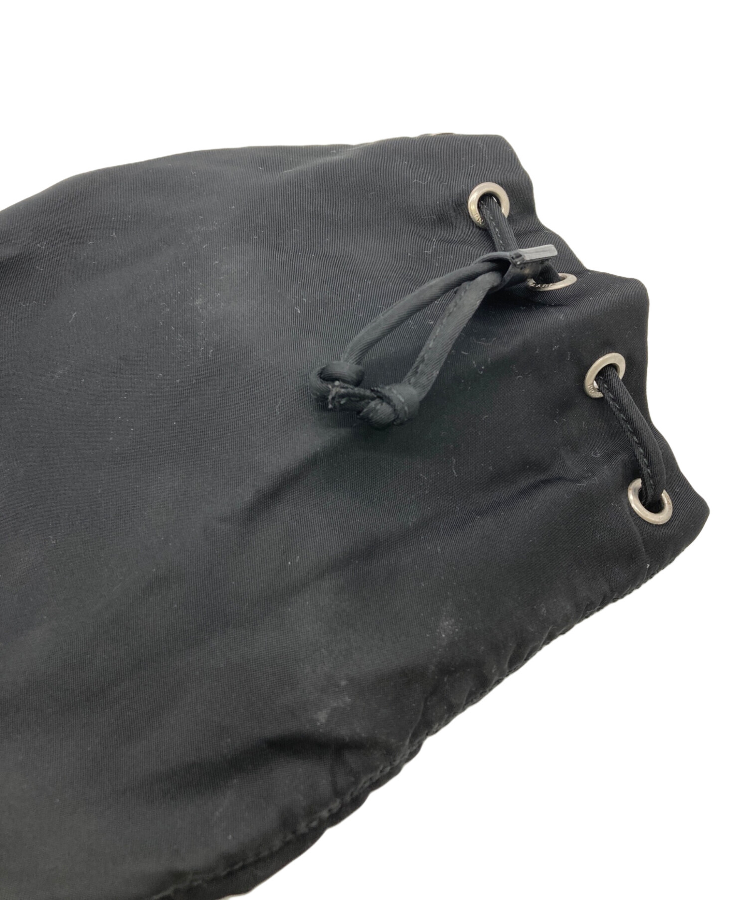 USED プラダ　ポーチ　巾着 中古・古着通販】PRADA (プラダ) 巾着ポーチ ブラック｜ブランド・古着