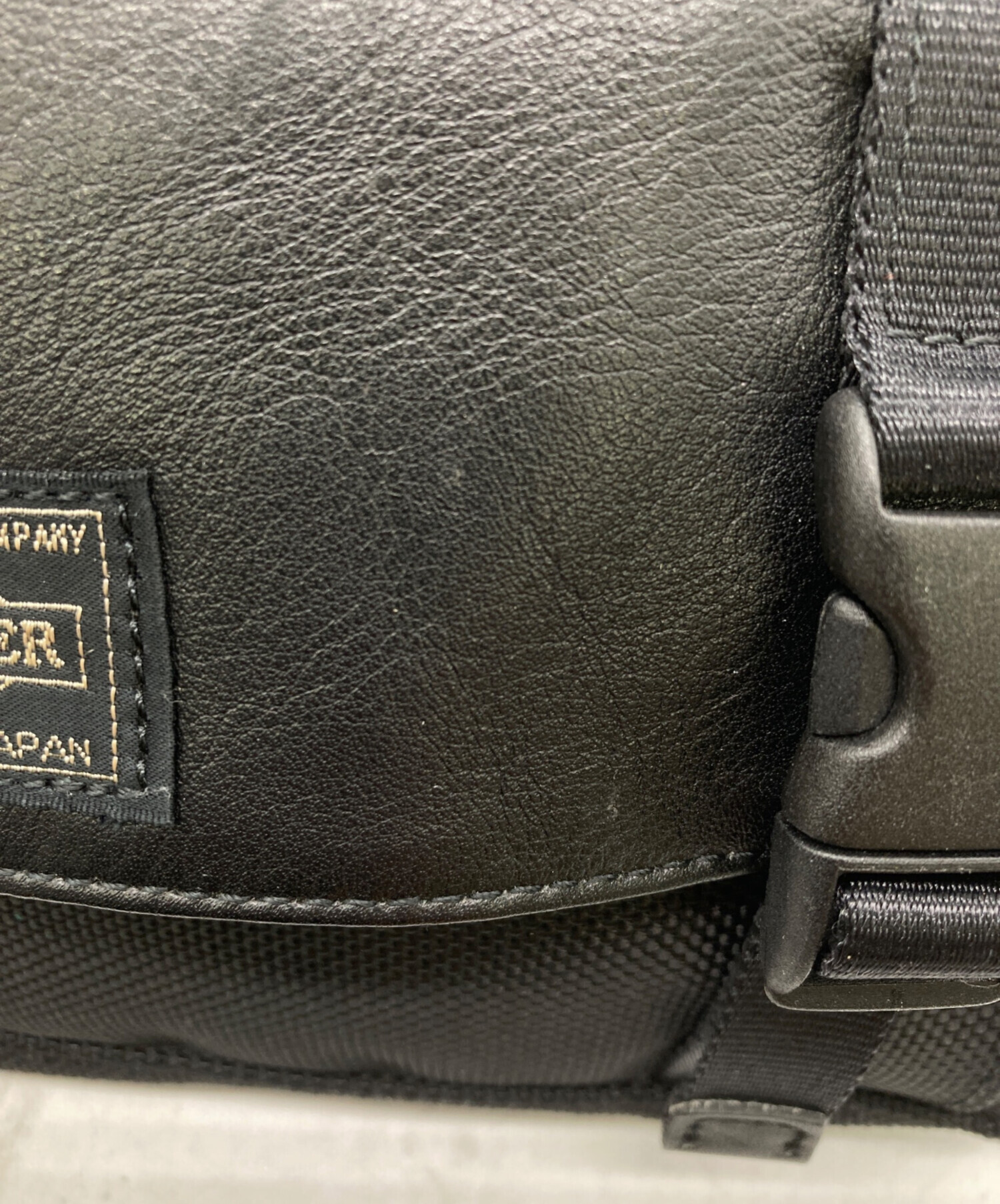 【廃盤品】PORTER ZOOM WAIST BAG LEATHER 中古・古着通販】PORTER (ポーター) ZOOM WAIST BAG ブラック