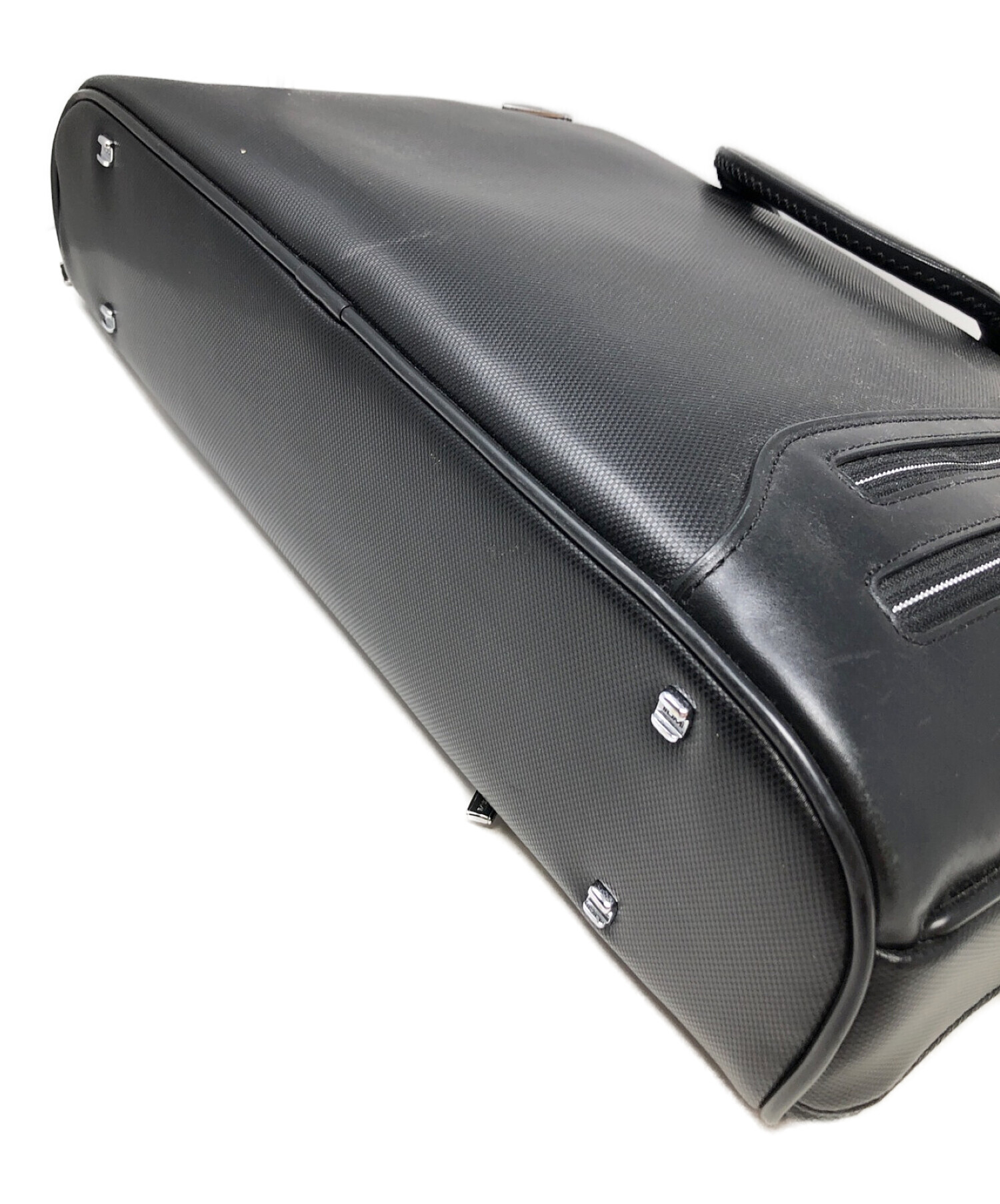 TUMI ブラック ハンドバッグ 中古・古着通販】TUMI (トゥミ) ブリーフケース ハンドバッグ