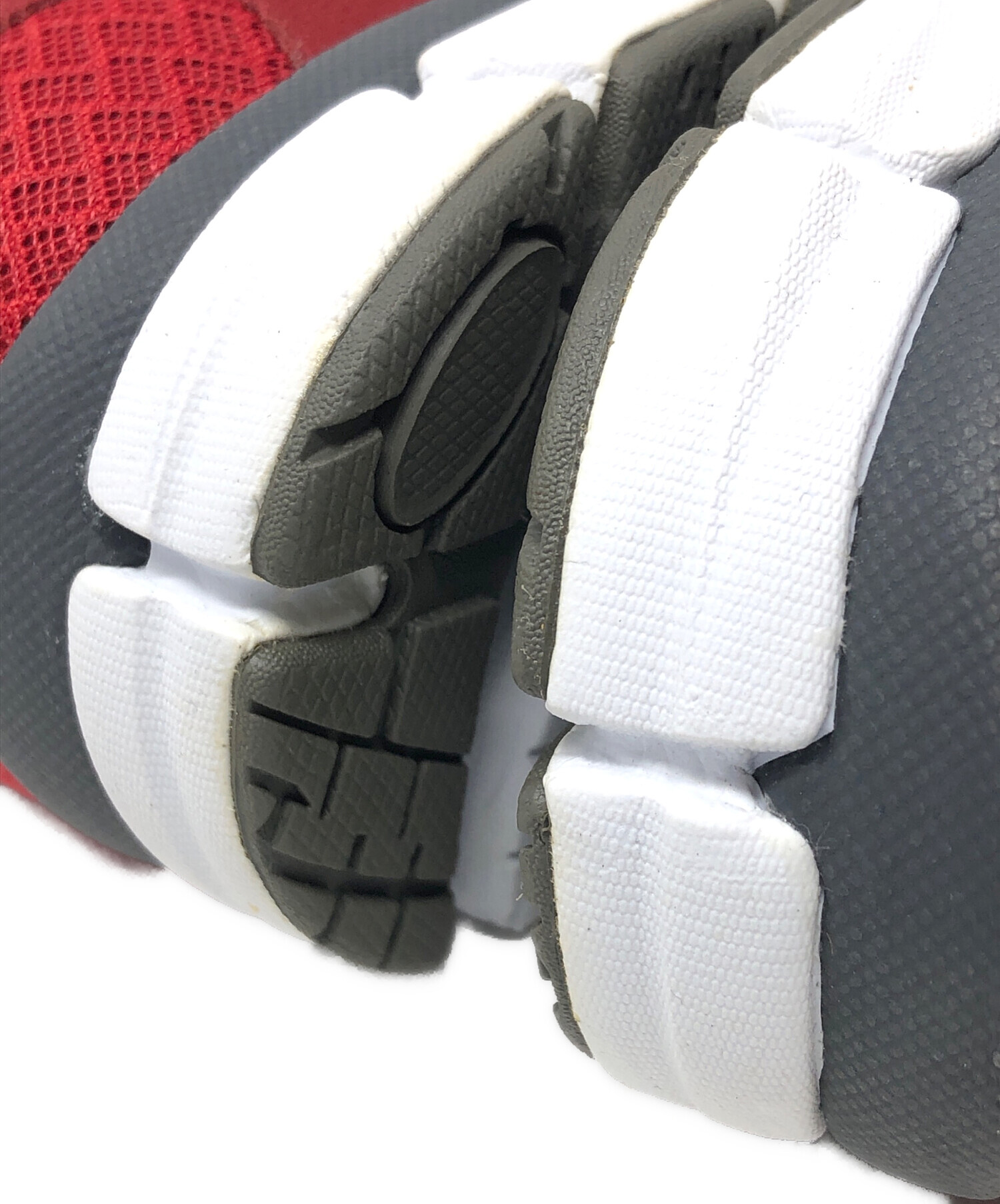 中古・古着通販】BENESU (ベネシュ) ランニングシューズ レッド サイズ