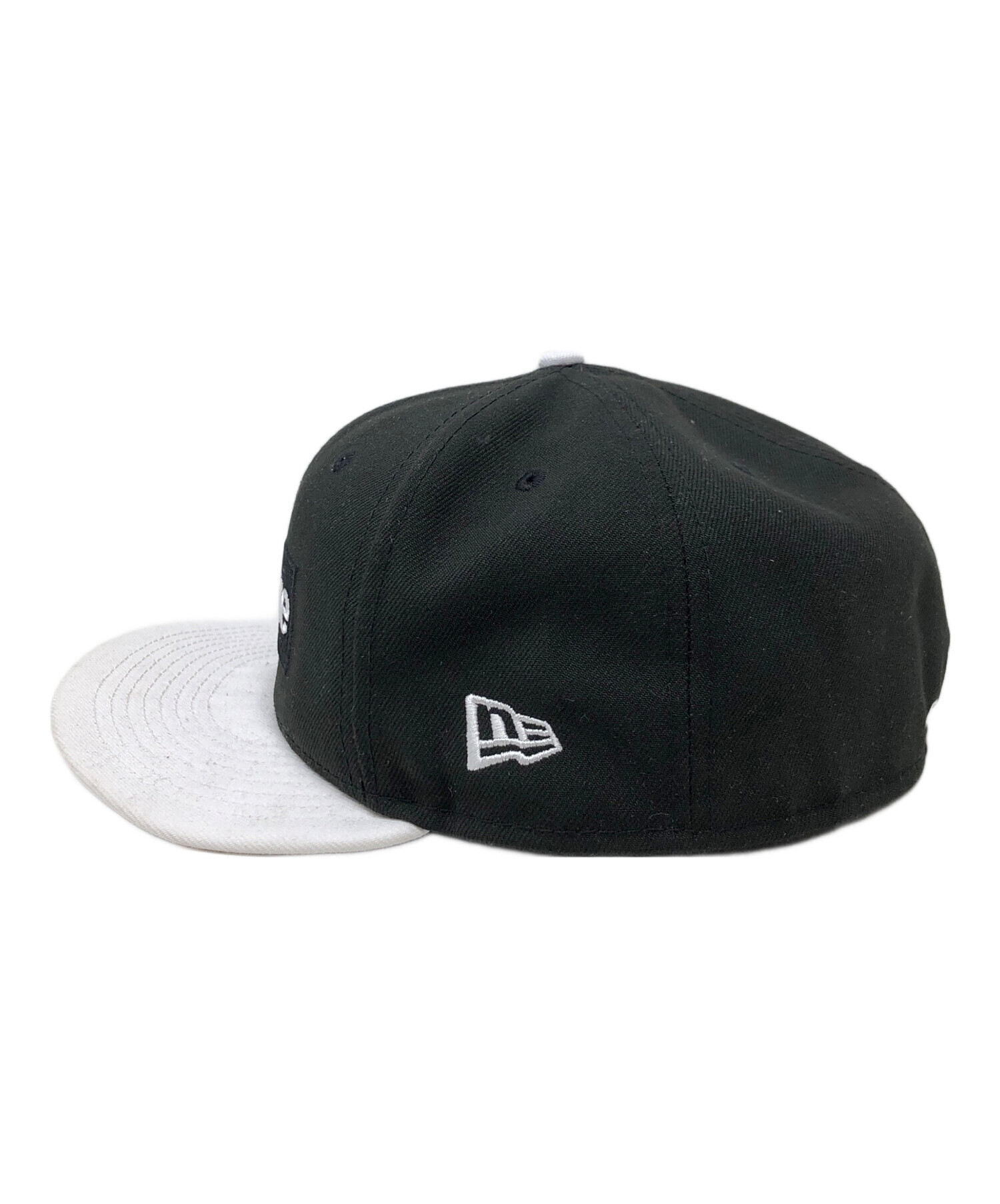 Supreme ブラック/ホワイト キャップ 7 1/4 中古・古着通販】SUPREME (シュプリーム) New Era (ニューエラ