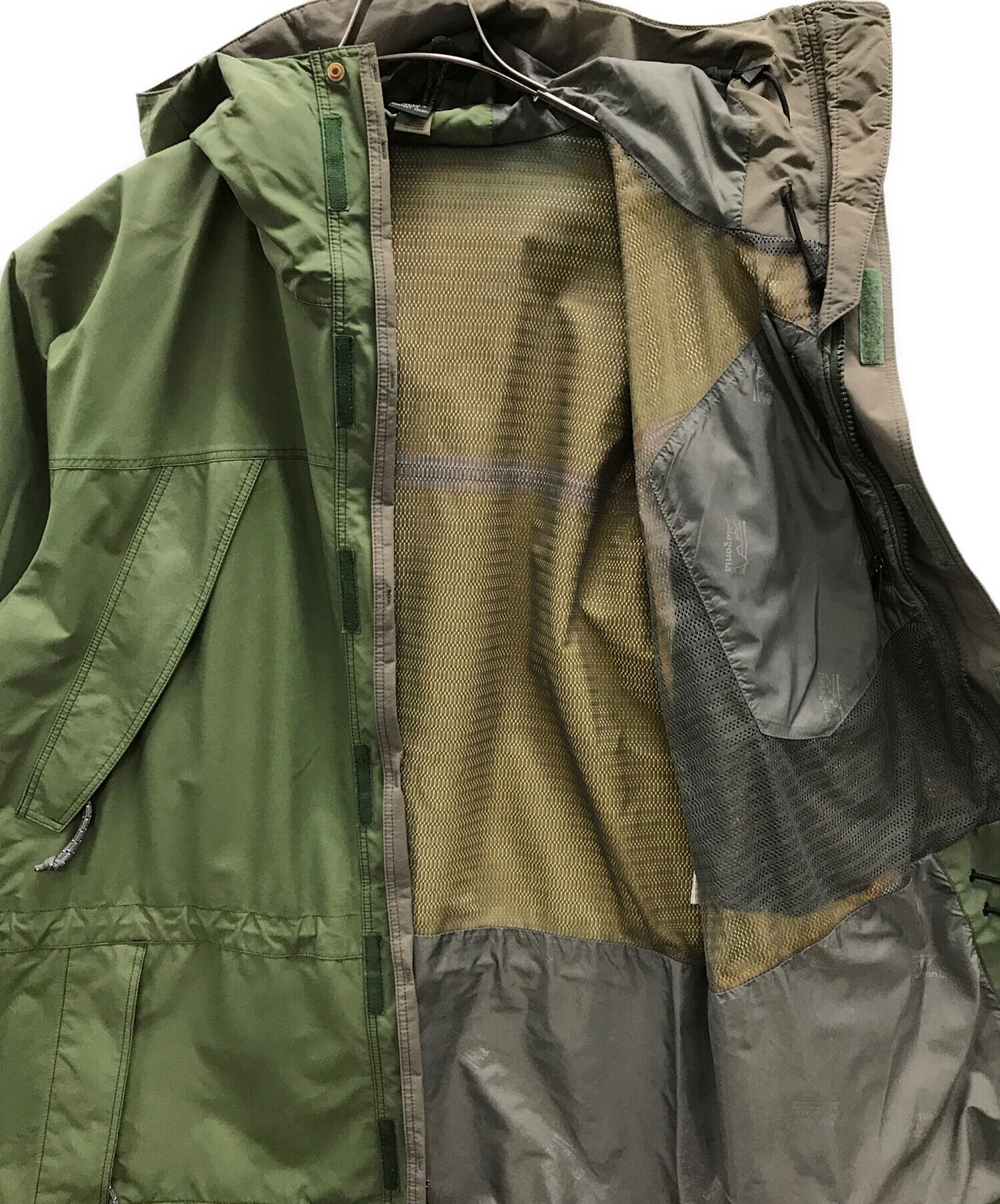 patagonia 緑色 ナイロンジャケット Lサイズ patagonia（パタゴニア） ジャケット メンズ トレントシェル レイン S