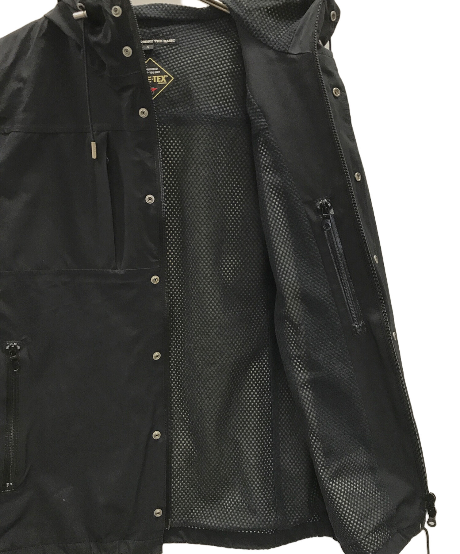 ●BACK BONE・バックボーン●ゴアテックス●マウンテンジャケット●フード 中古・古着通販】BACK BONE (バックボーン) マウンテンパーカー