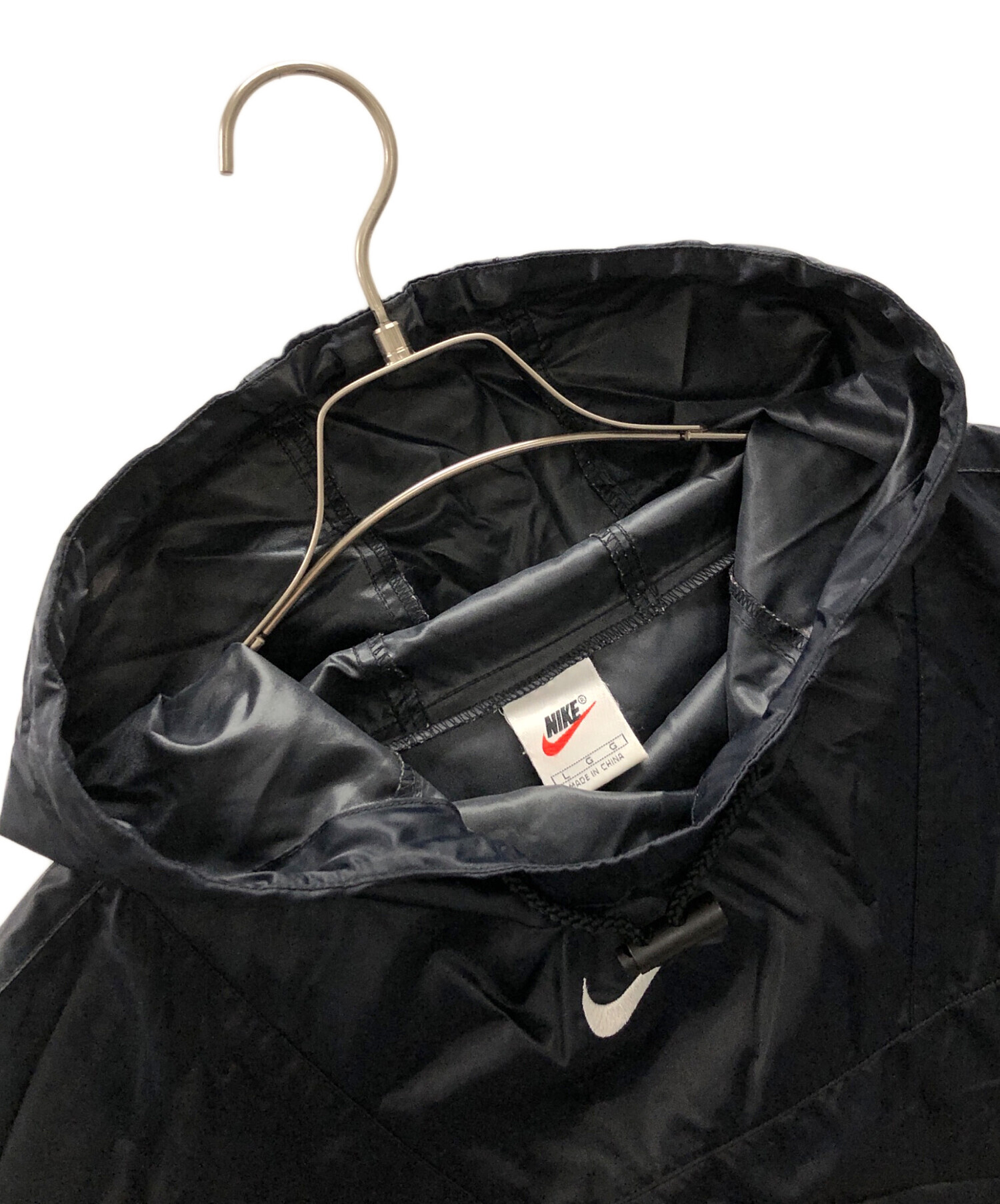 中古・古着通販】NIKE (ナイキ) ナイロンプルオーバー ブラック サイズ 
