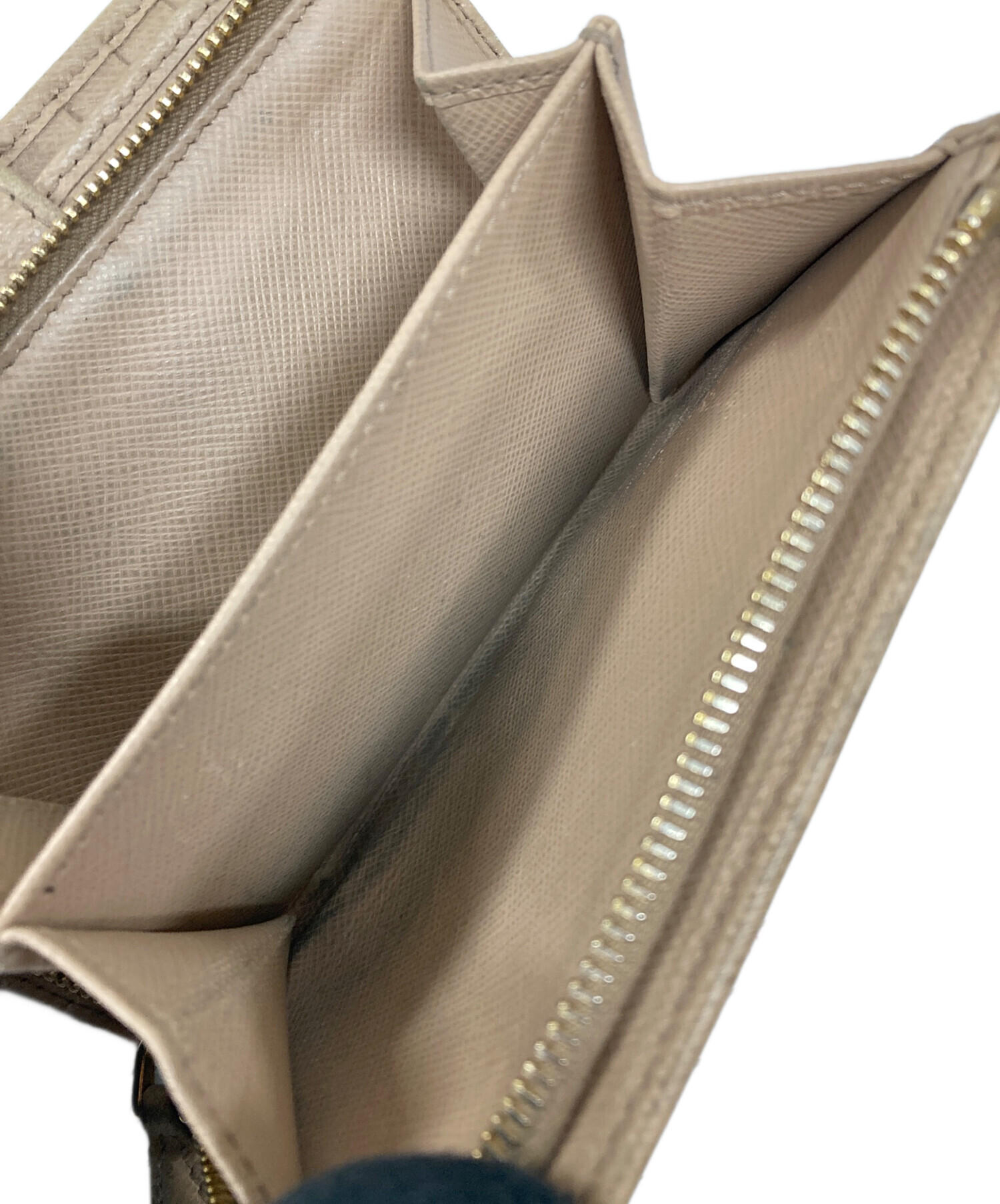 プラダ　財布　ベージュ　正規品　折り財布 中古・古着通販】PRADA (プラダ) 2つ折り財布 ベージュ サイズ:実寸