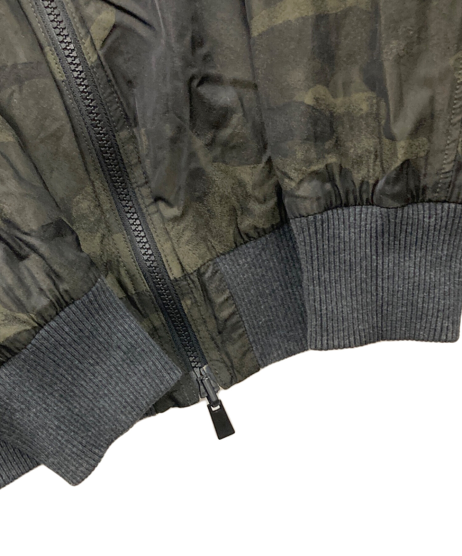 希少サイズ4 TATRAS ブルゾン　リバーシブル　カモ柄　ナイロン　グレー 希少サイズ4 TATRAS ブルゾン リバーシブル カモ柄 ナイロン グレー