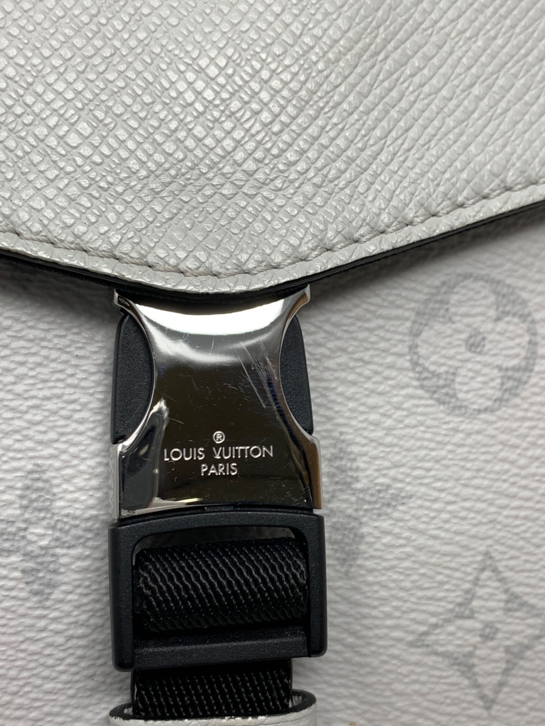 LOUIS VUITTON ルイヴィトン/フラップメッセンジャー/タイガラマ/M30411/CA1***/ルイ・ヴィトン/Aランク/92【中古】 LOUIS VUITTON】ルイヴィトン『タイガラマ フラップ メッセンジャー