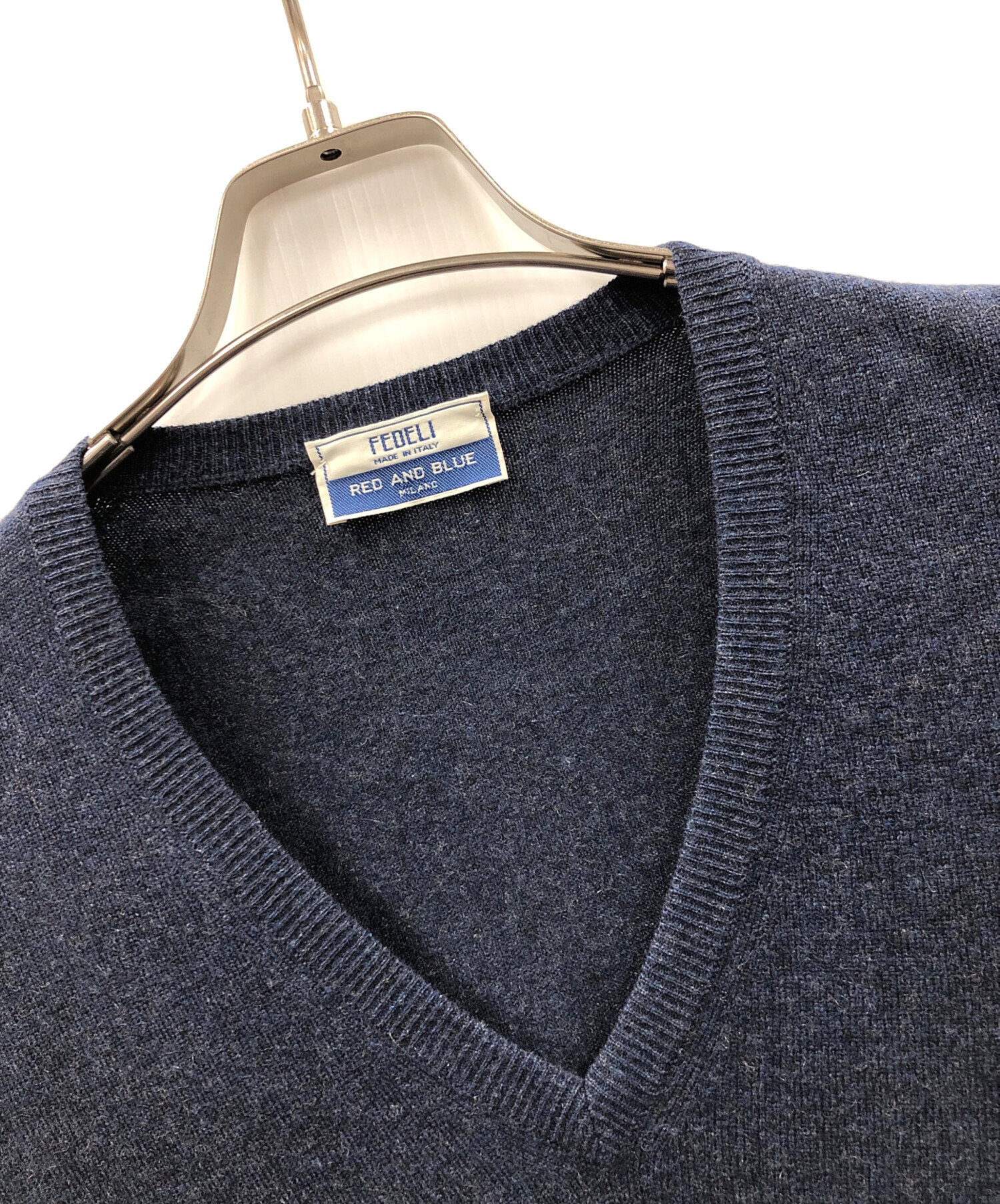 中古・古着通販】FEDELI (フェデーリ) Vネックニット ネイビー サイズ 
