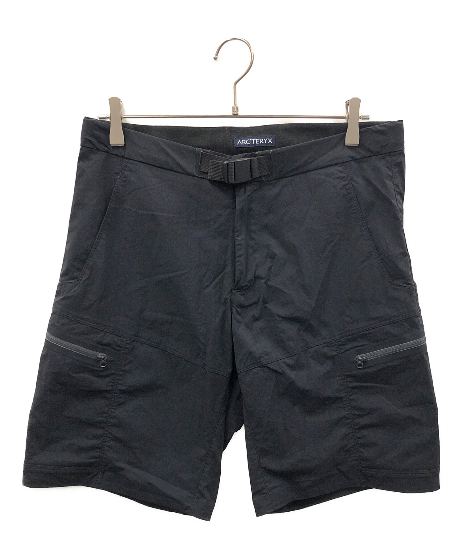 アークテリクス ショートパンツ ブラック L ナイロン 中古・古着通販】ARC'TERYX (アークテリクス) ナイロンショートパンツ