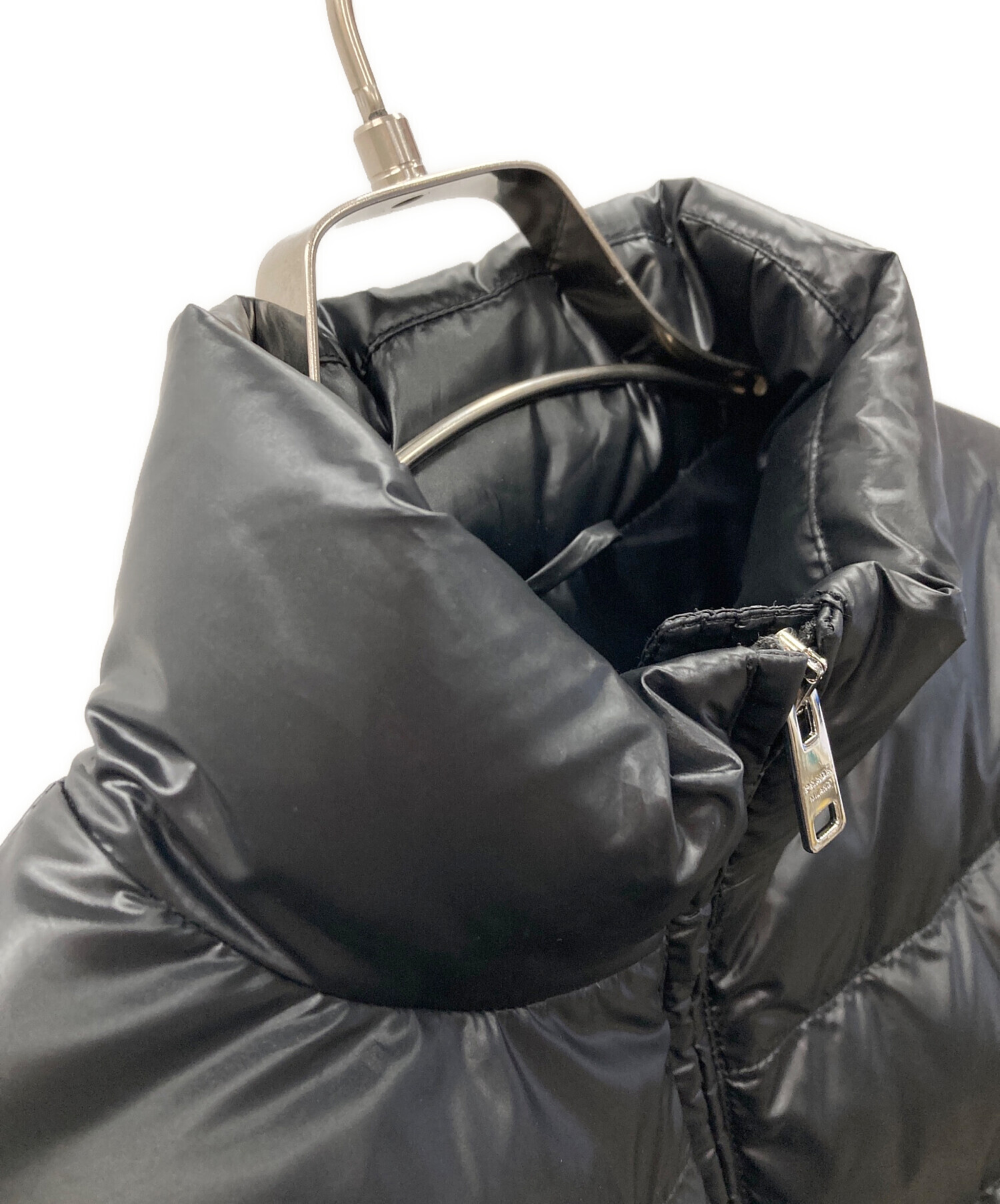y*u様 【極美品】プラダ　ナイロン　ダウンジャケット　ブラック　44サイズ 中古・古着通販】PRADA (プラダ) トライアングルロゴ ナイロンダウン