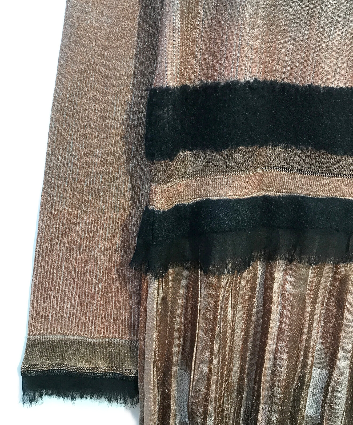 未使用　サルバトーレフェラガモ プリーツ　ワンピース　ベルト付　フレア 未使用 サルバトーレフェラガモ プリーツ ワンピース ベルト付