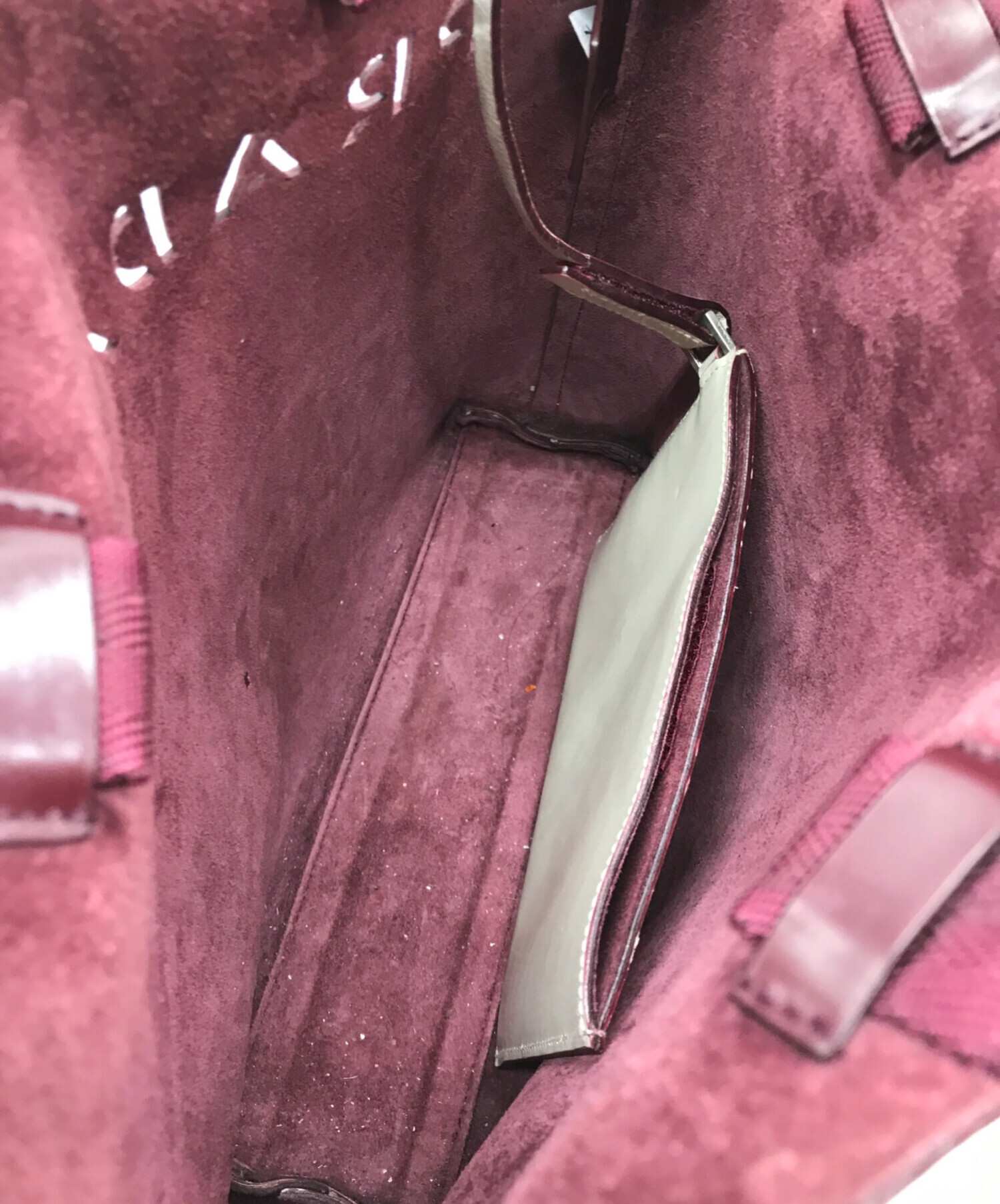 PRADA 型抜きロゴトートバッグ | ヤマダウェブコム