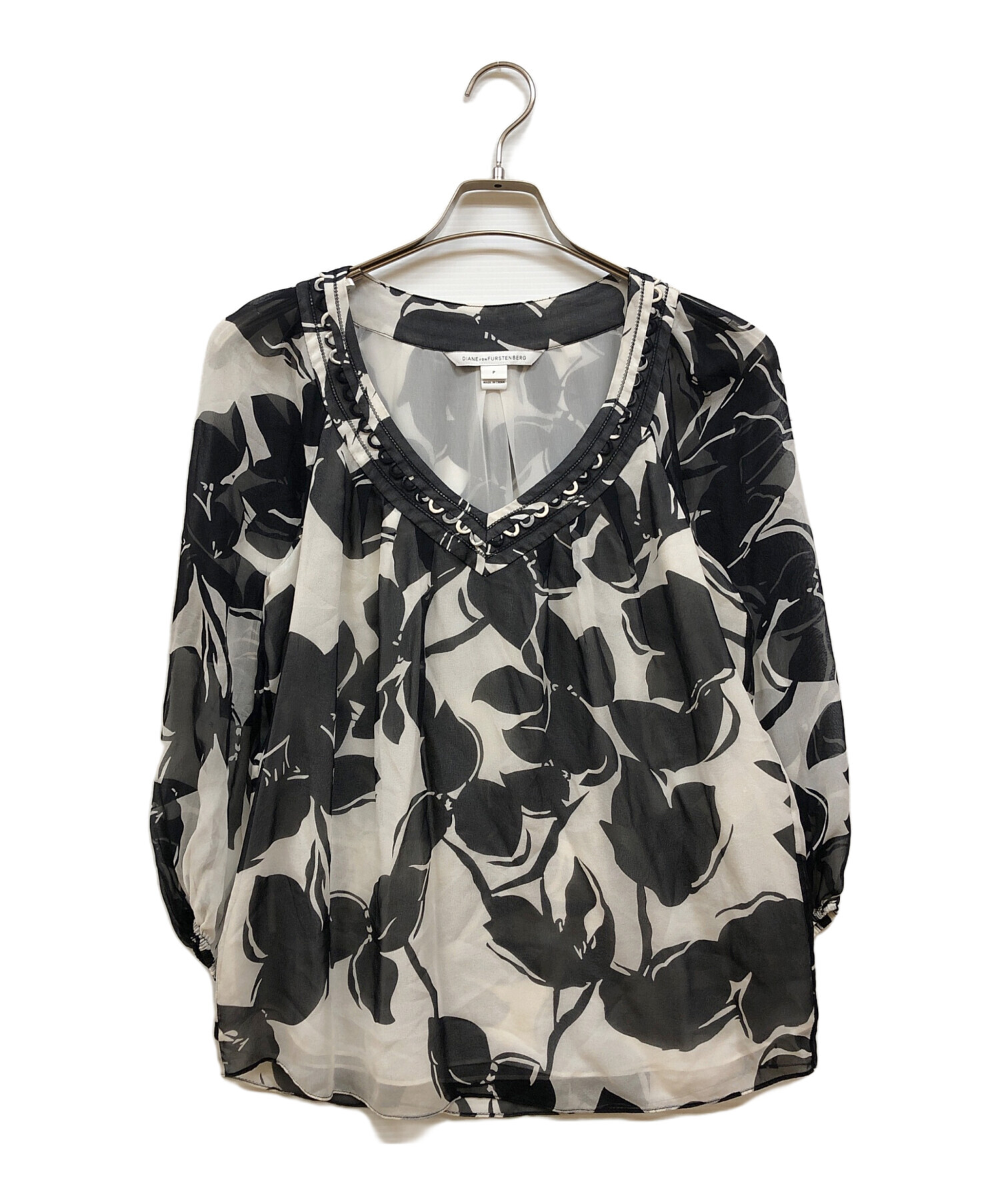 美品　DIANEvon FURSTEN BERG シルク100% ブラウス　総柄 DIANE von FURSTENBERG シルク ブラウス