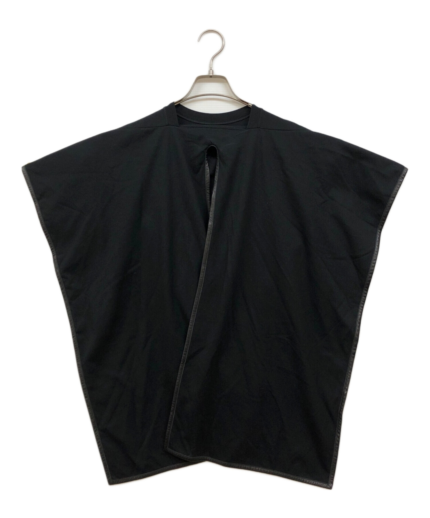 中古・古着通販】CELINE (セリーヌ) レザーパイピングマントデザインT 中古・古着通販】CELINE (セリーヌ) レザーパイピングマントデザインT