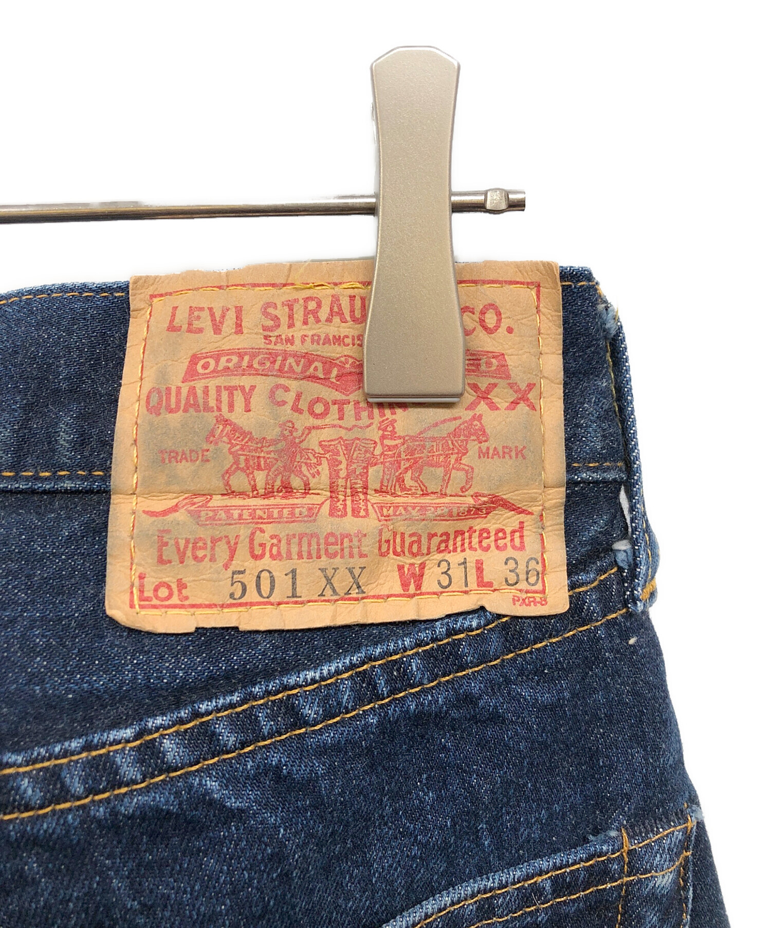 【中古】未使用品 LEVI'S VINTAGE CLOTHING 501XX 1917年モデル 501本限定 デニムパンツ ダメージ加工 W31 17501-0199 中古・古着通販】LEVI'S VINTAGE CLOTHING (リーバイス ビンテージ