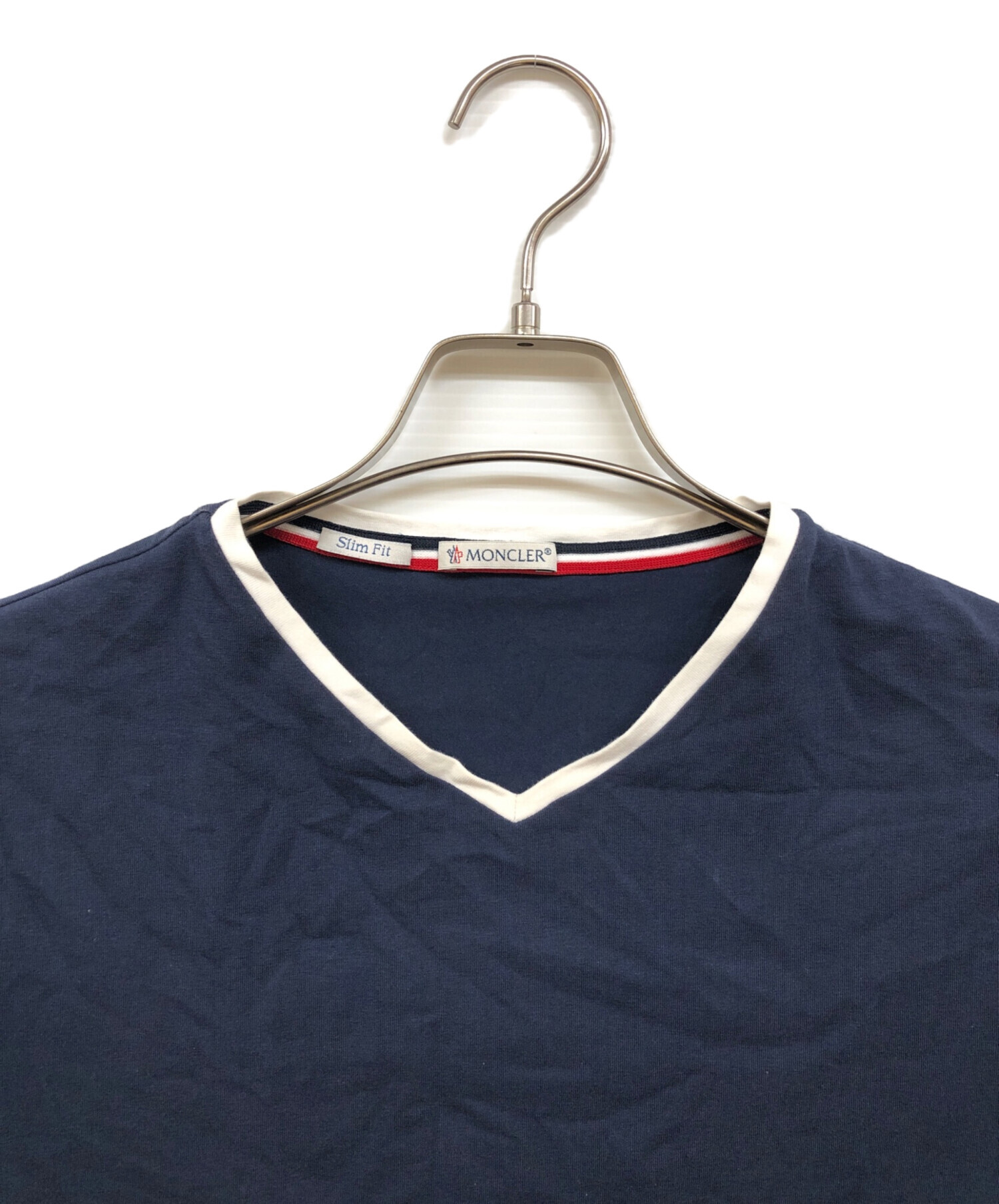 moncler MAGLIA SCOLLO vネックTシャツ 中古・古着通販】MONCLER (モンクレール) MAGLIA SCOLLO tシャツ