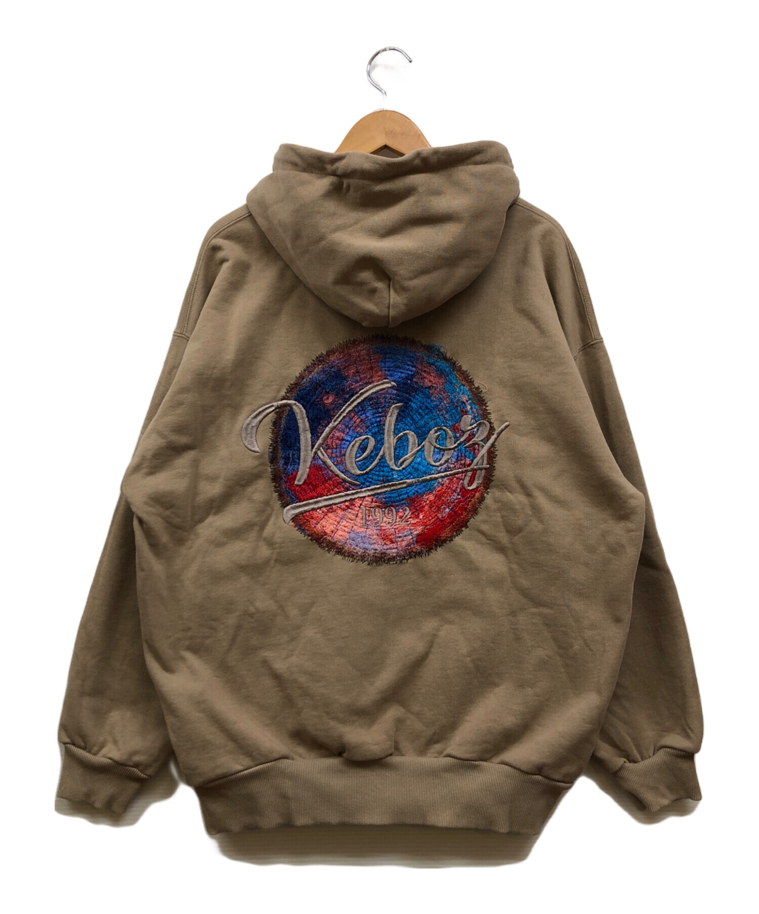 中古・古着通販】KEBOZ (ケボズ) コラボプルオーバーパーカー ベージュ 