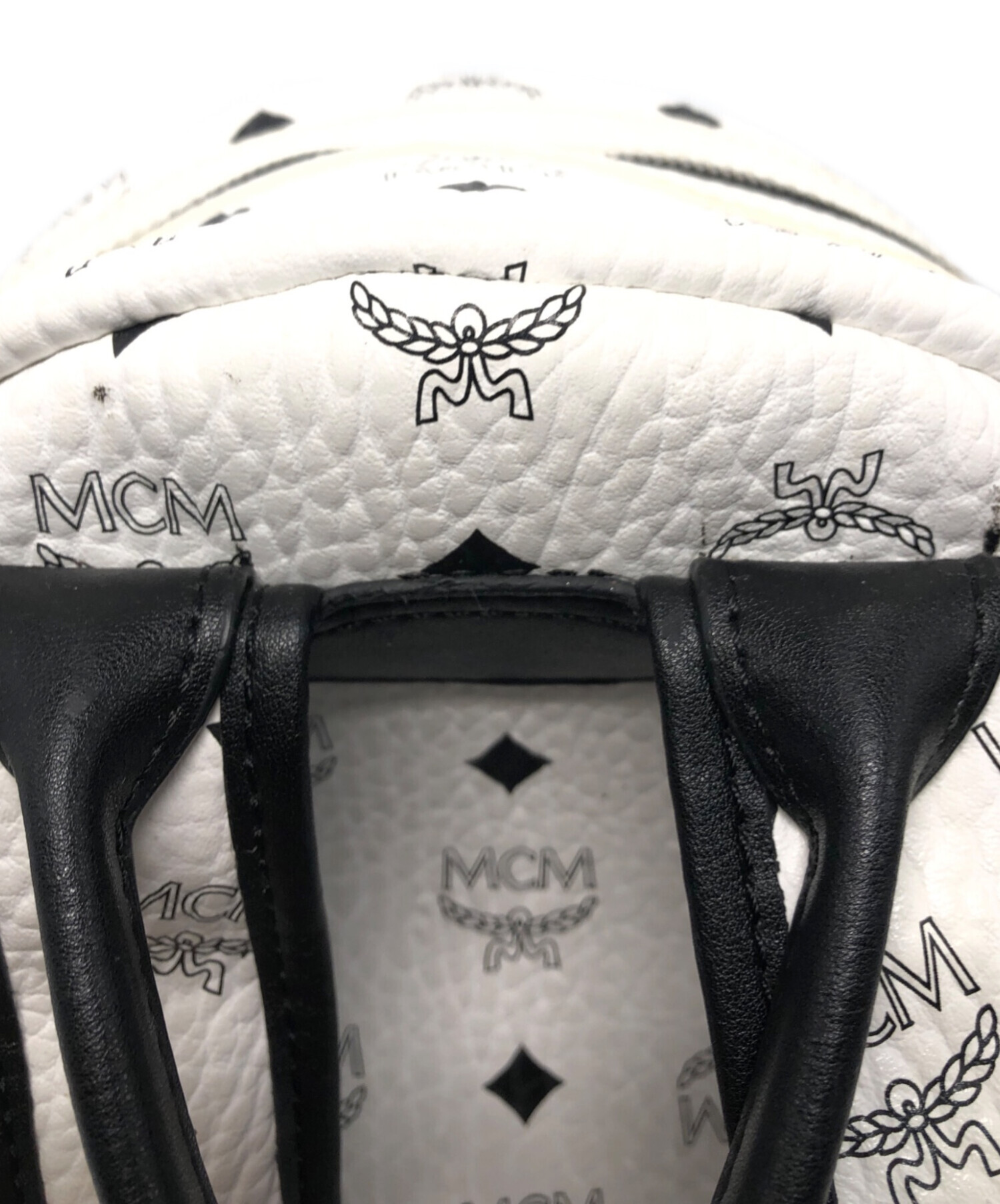 中古・古着通販】MCM (エムシーエム) スタッズリュック ホワイト