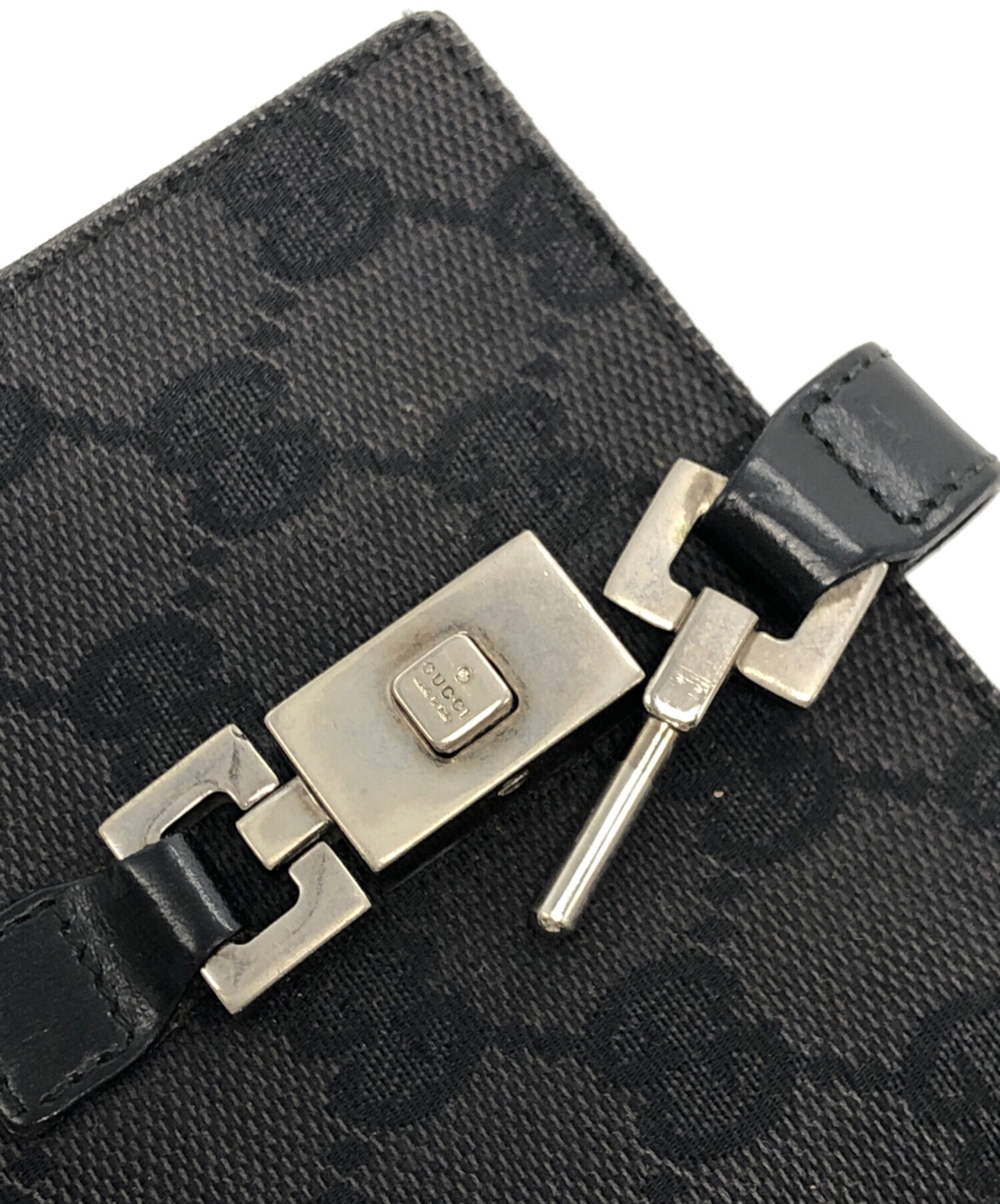 新品未使用　GUCCI ブラック　キャンパス　二つ折り財布 中古・古着通販】GUCCI (グッチ) GGキャンバス2つ折り財布 ブラック