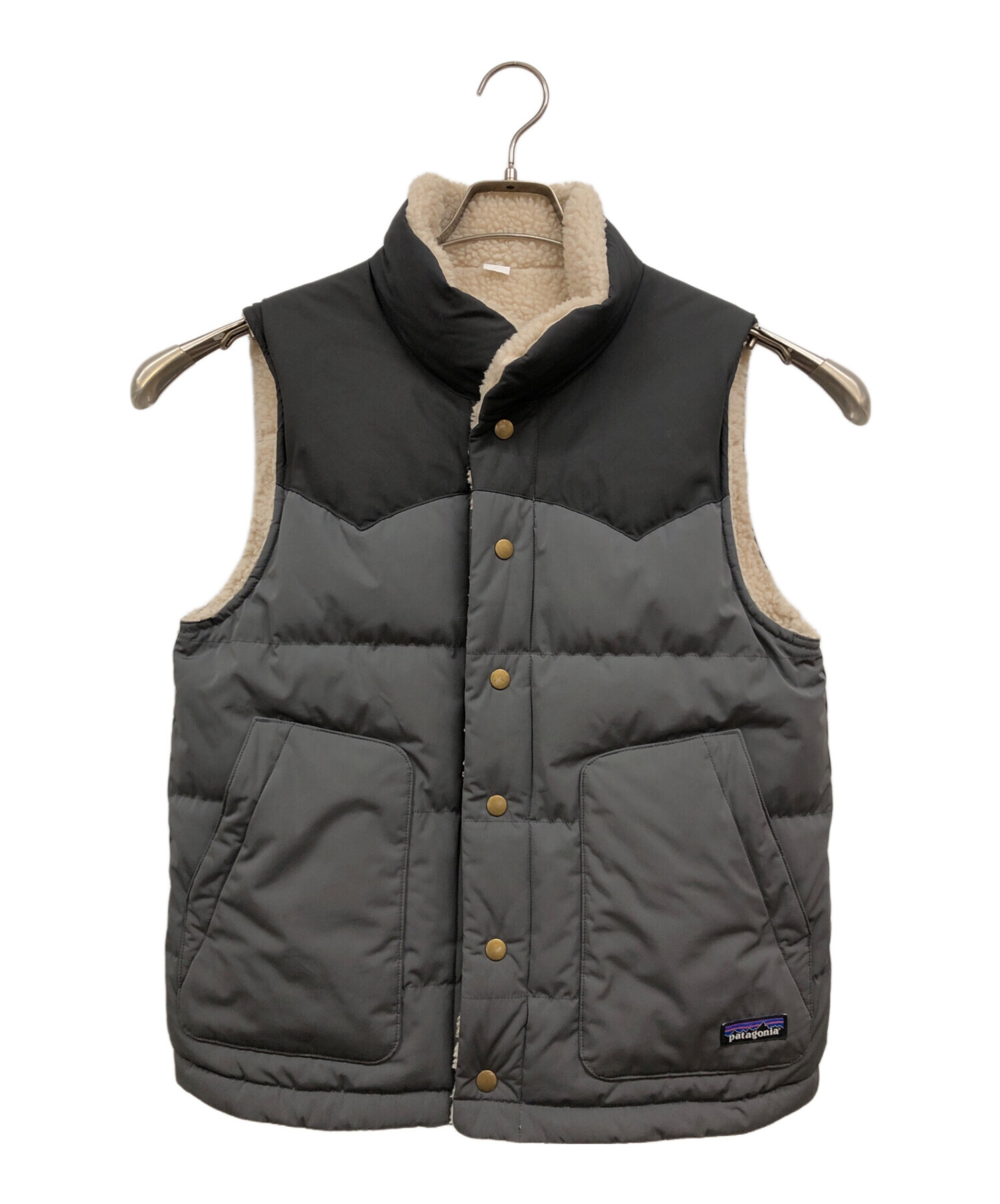 専用出品patagonia リバーシブル ビビーズ ダウンベスト フォージグレー 中古・古着通販】Patagonia (パタゴニア) リバーシブル・ビビー