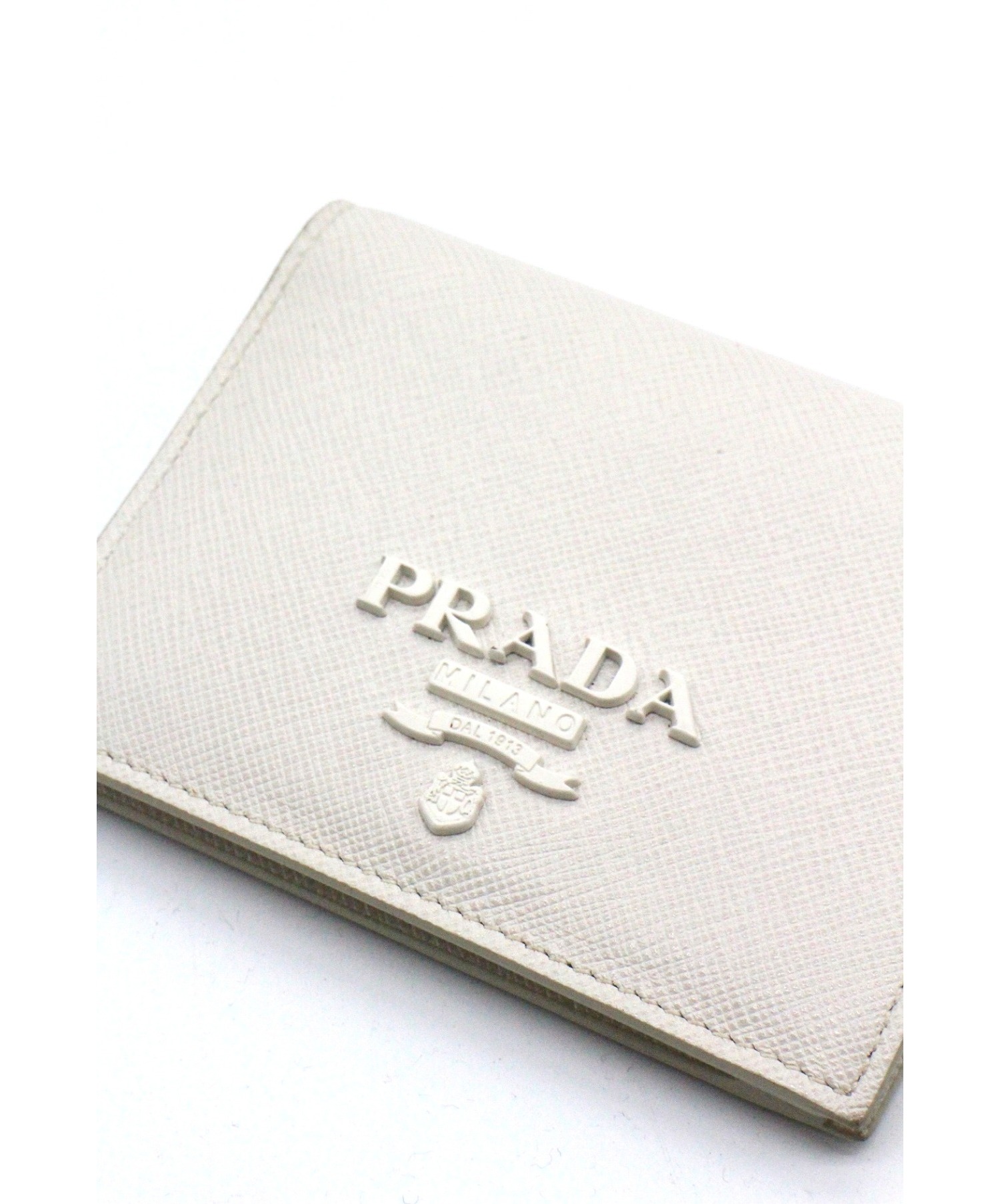 中古・古着通販】PRADA (プラダ) 2つ折り財布 ホワイト サイズ:下記 