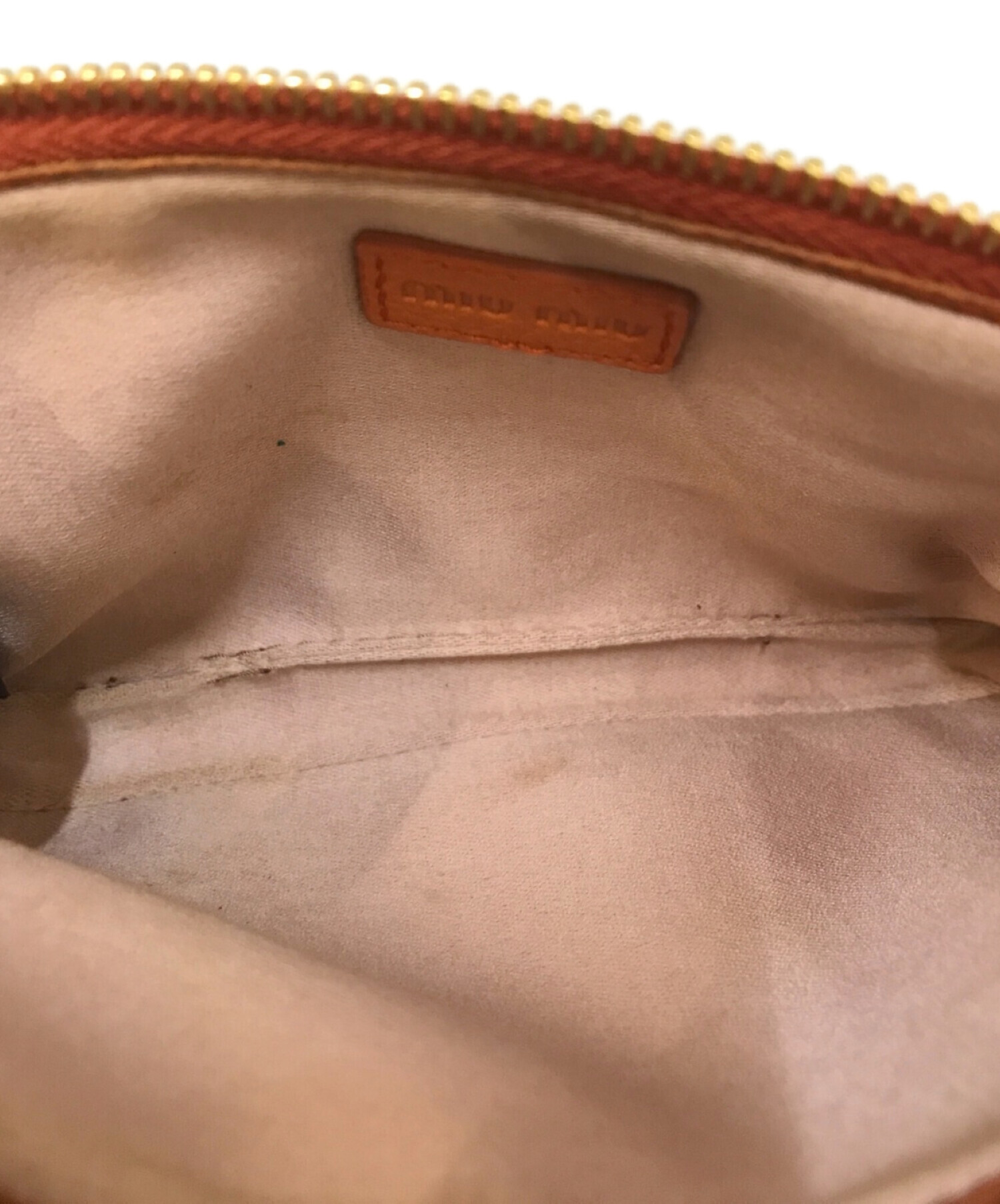 miu miu オレンジ レザーポーチ 中古・古着通販】MIU MIU (ミュウミュウ) ビジューレザーポーチ