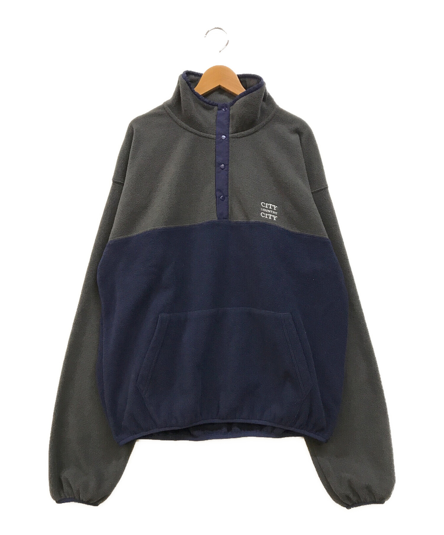 【BLACK】CITY COUNTRY CITY EMB LOGO HAFE ZIP SWEAT BLACK】CITY COUNTRY CITY EMB LOGO HAFE ZIP SWEAT 【公式通販】