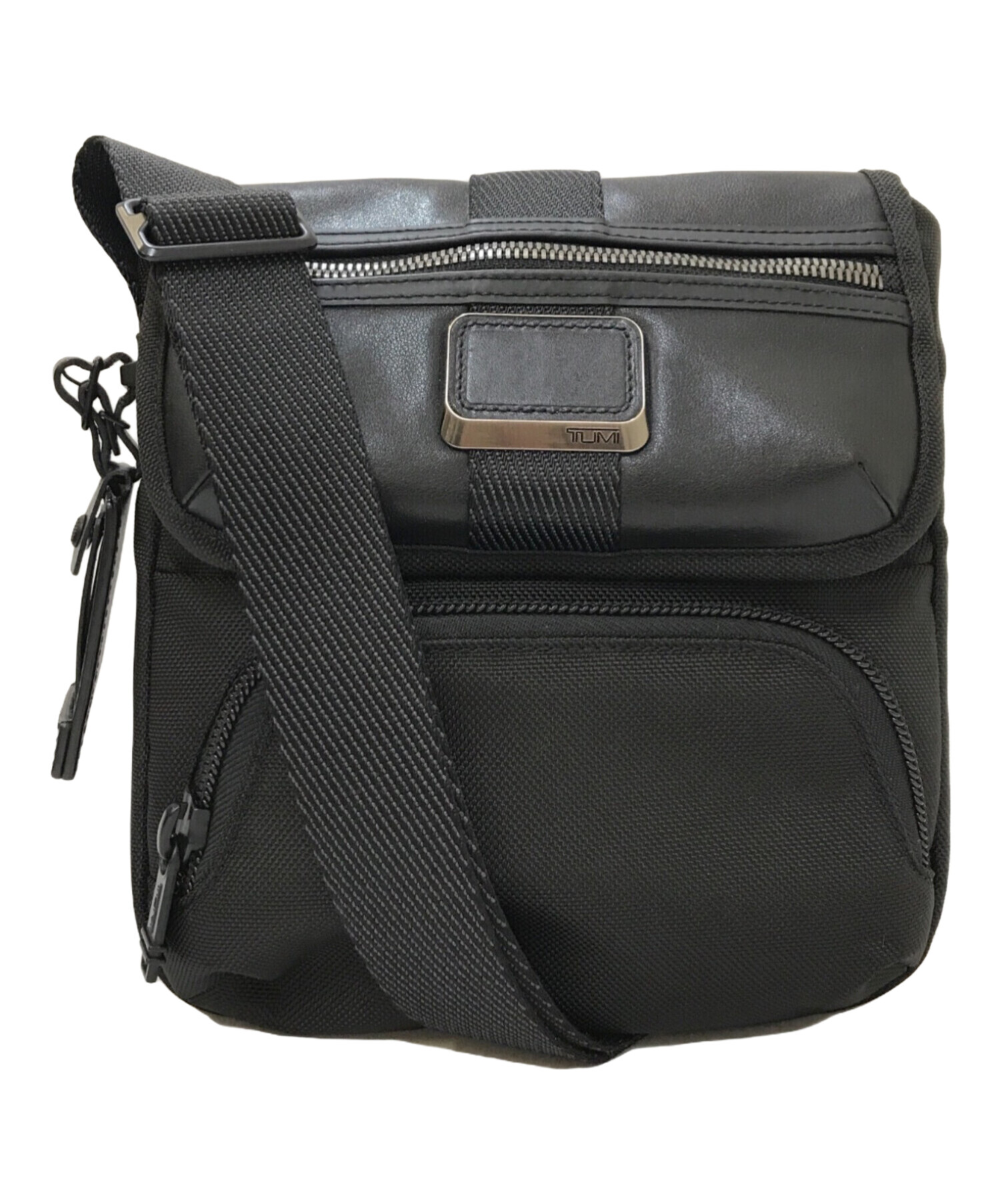 TUMI ブラック ショルダーバッグ 中古・古着通販】TUMI (トゥミ) ショルダーバッグ ブラック