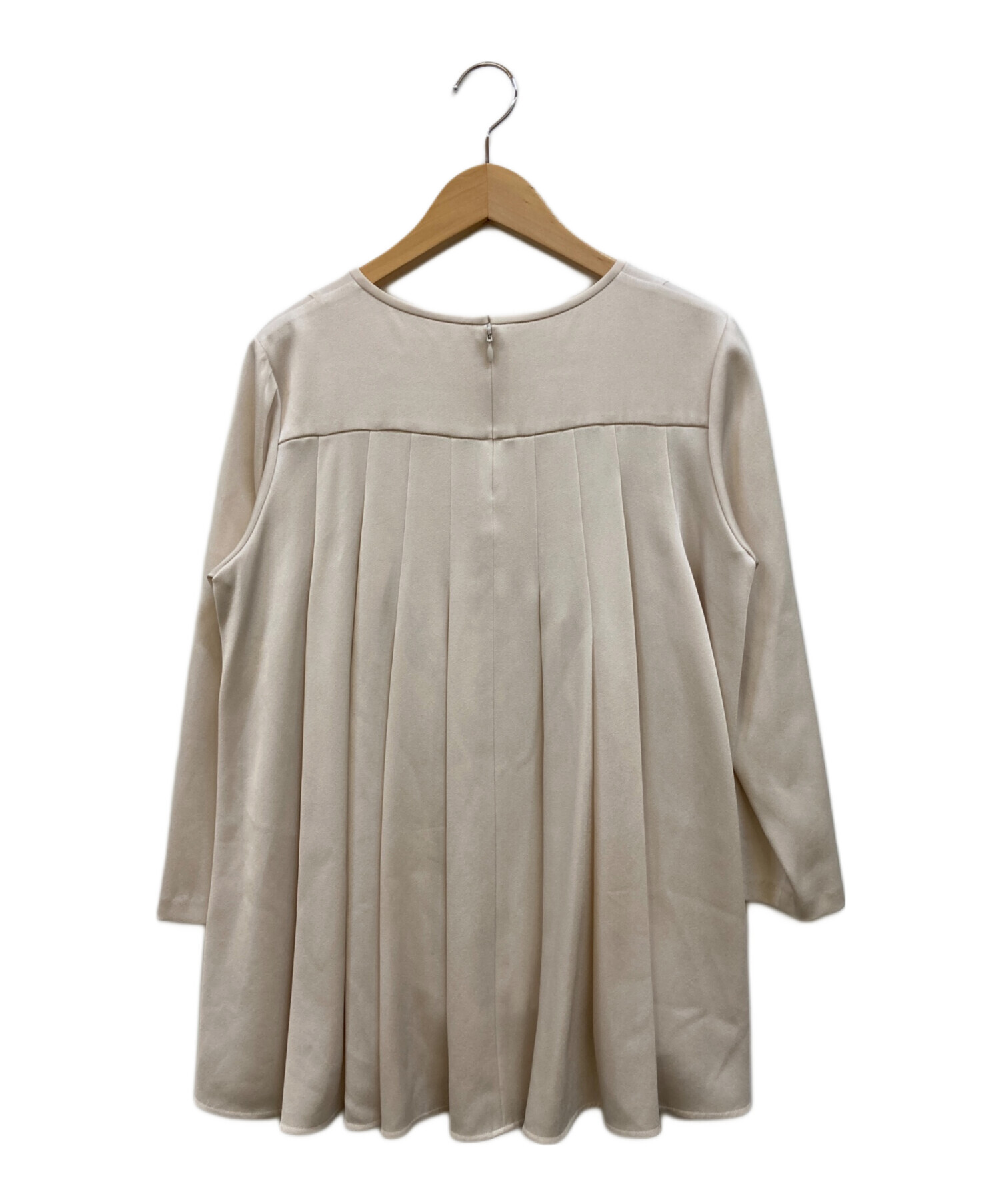 中古・古着通販】ANAYI (アナイ) トリアセテートサテンフレア 中古・古着通販】ANAYI (アナイ) トリアセテートサテンフレア