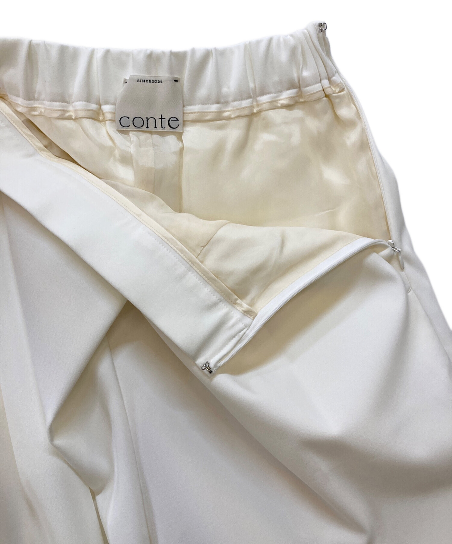 中古・古着通販】Conte (コンテ) アシンメトリー タックパンツ WHITE