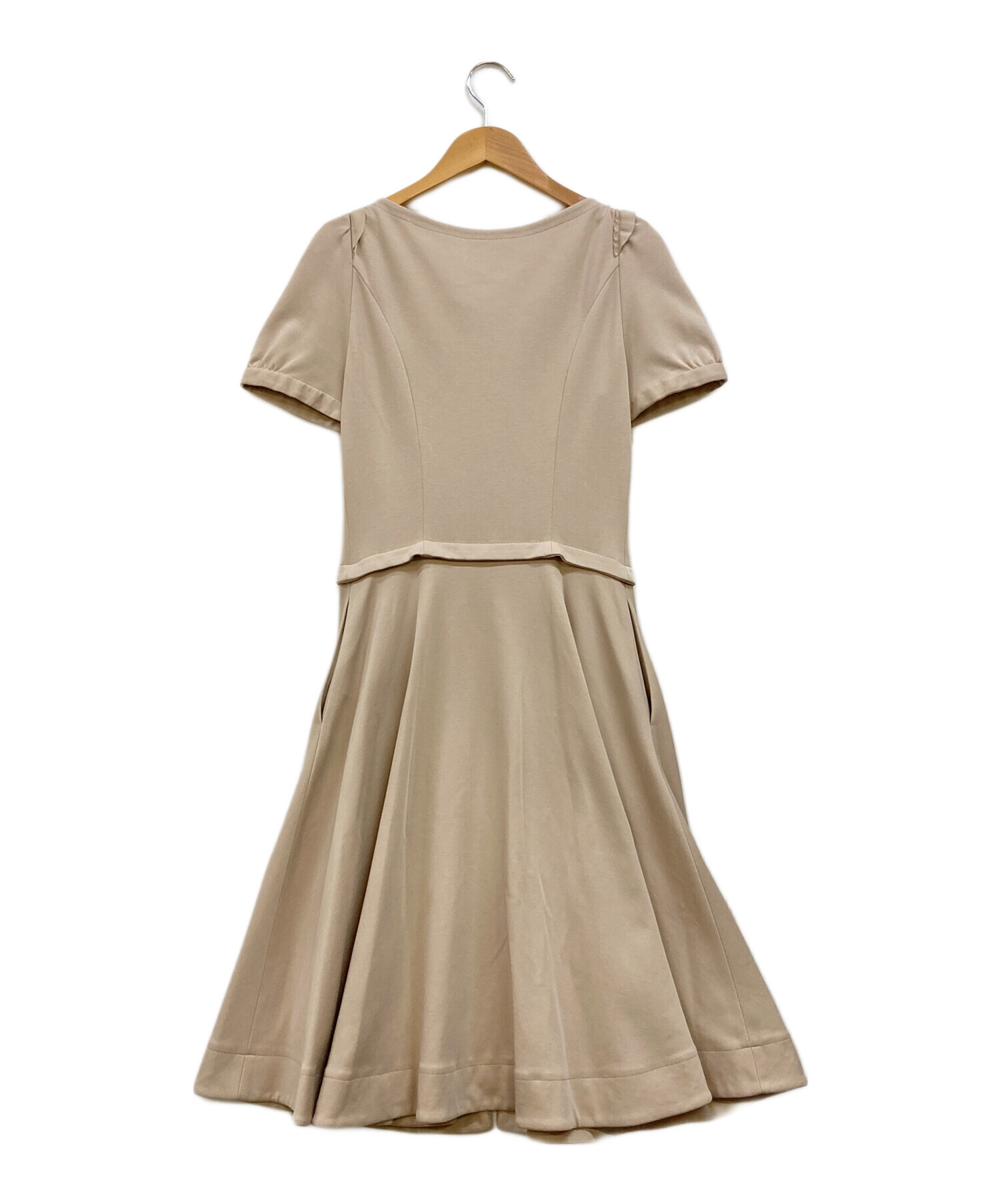 23年　フォクシーニューヨーク Dress Clemence 43883 フォクシーニューヨーク Dress Clemence 43883 ワンピース 40 ベージュ