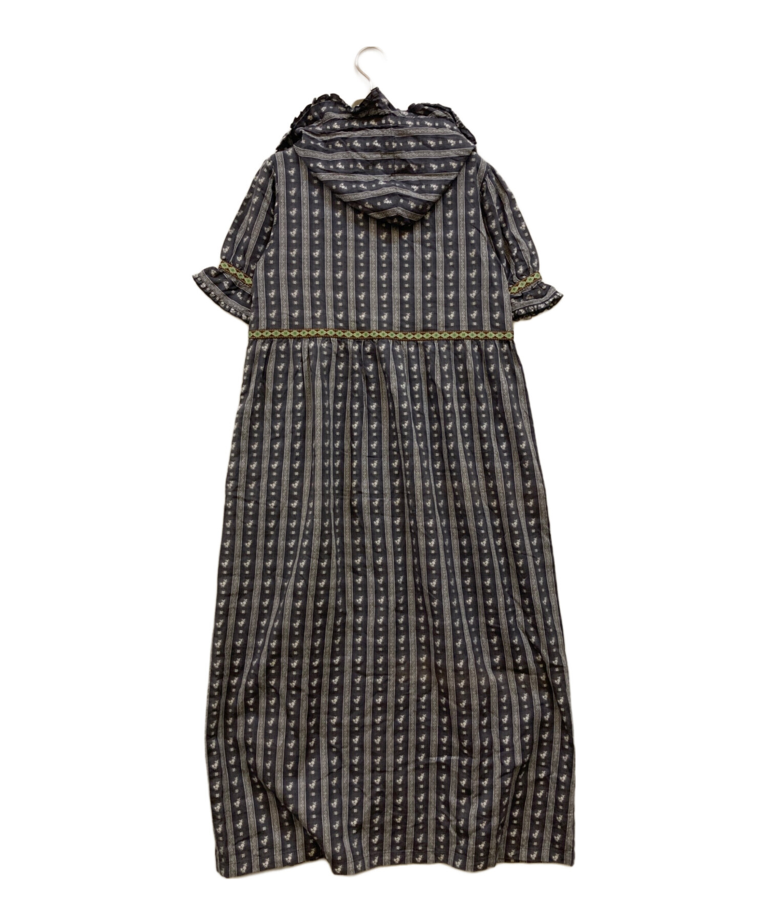 PINKHOUSEグレー 花柄 半袖 ひざ丈ワンピース 中古・古着通販】PINK HOUSE (ピンクハウス) フーデッド花柄ワンピース