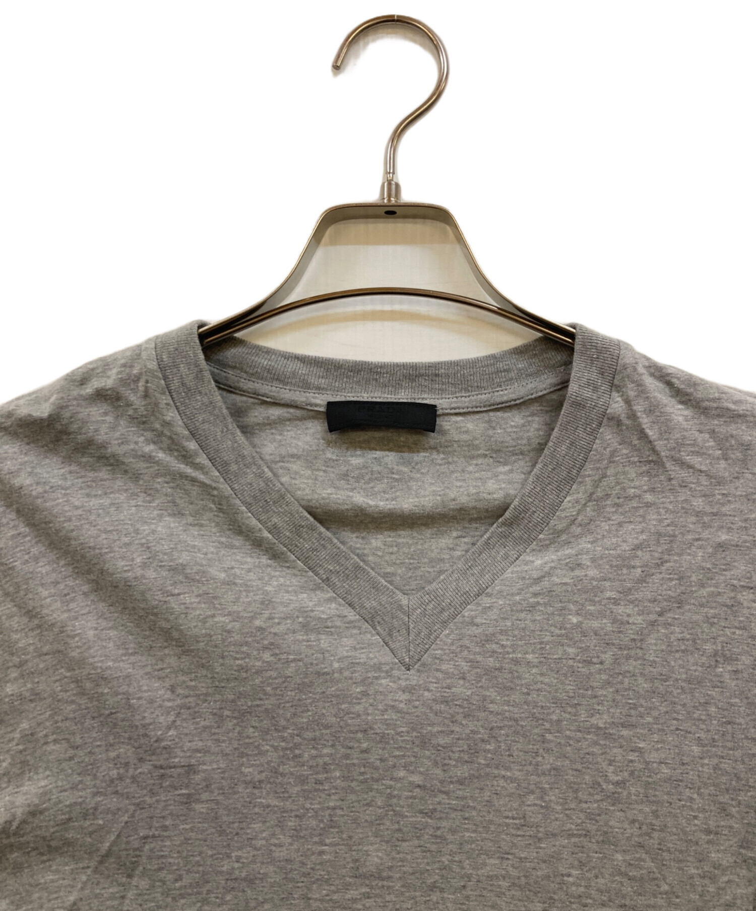 中古・古着通販】PRADA (プラダ) VネックTシャツ グレー サイズ:M