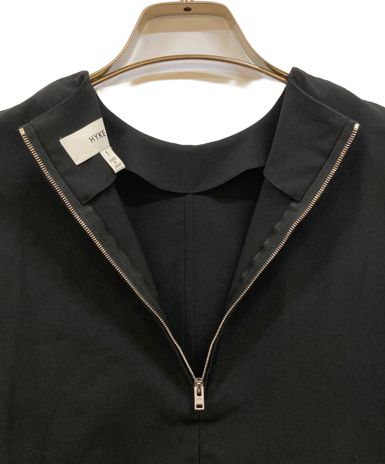 中古・古着通販】HYKE (ハイク) TASLAN TWILL TOP ブラック サイズ:1