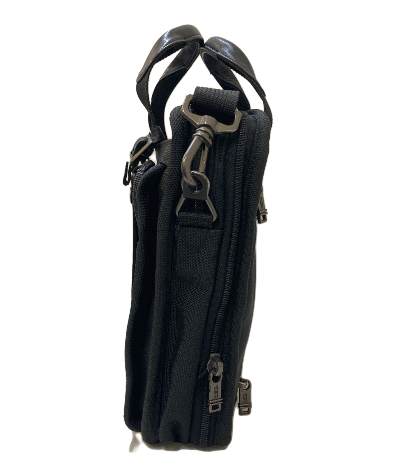 TUMI ビジネスバッグ ブラック 中型　綺麗です 中古・古着通販】TUMI (トゥミ) ビジネスバッグ ブラック｜ブランド