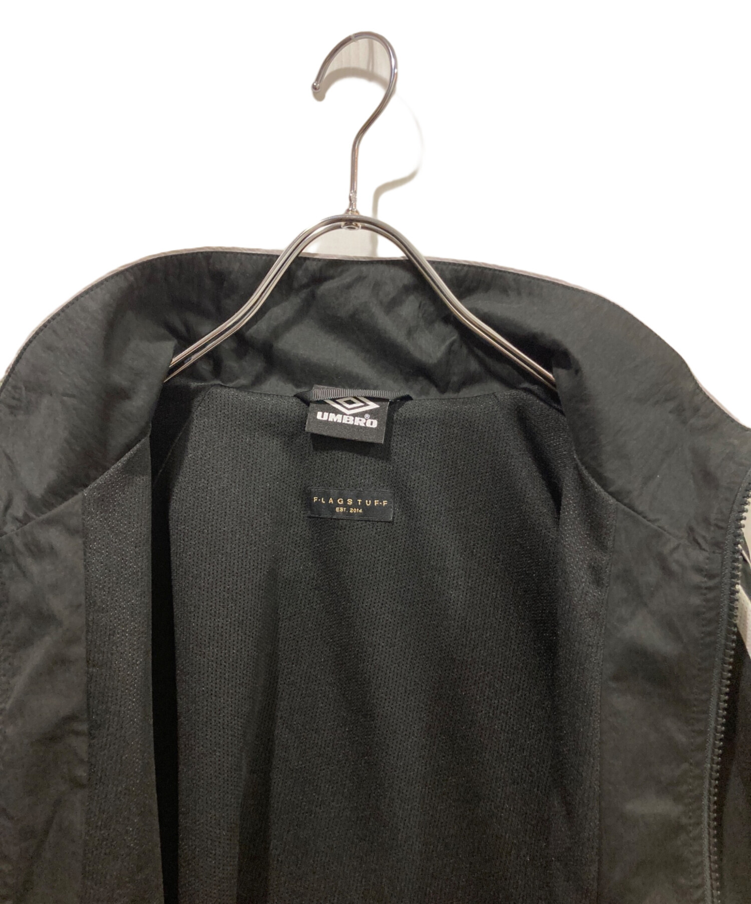 中古・古着通販】UMBRO (アンブロ) FLAGSTUFF FS GRADATION TRACK 
